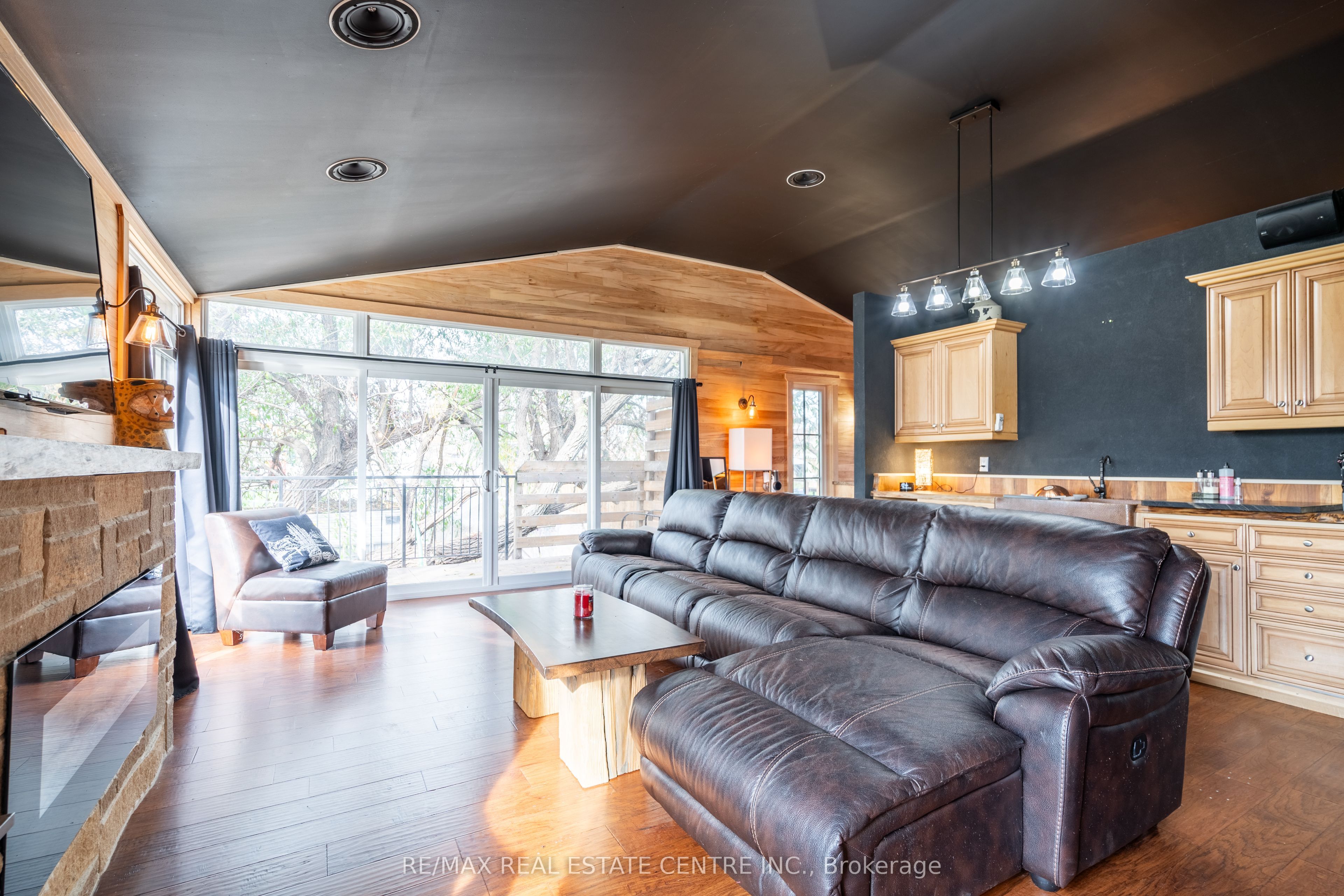 4006 Queen St Property Photo 28