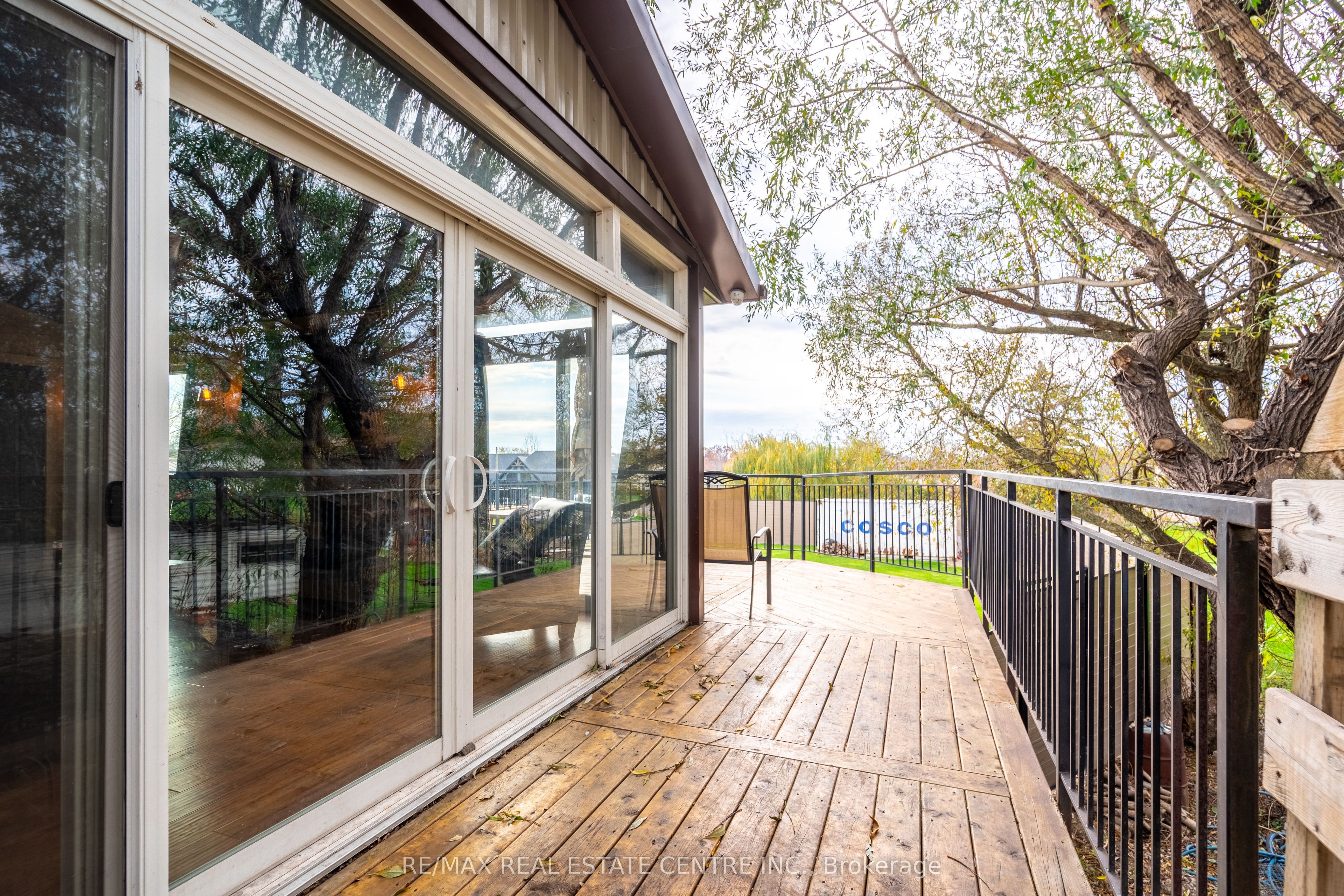 4006 Queen St Property Photo 37