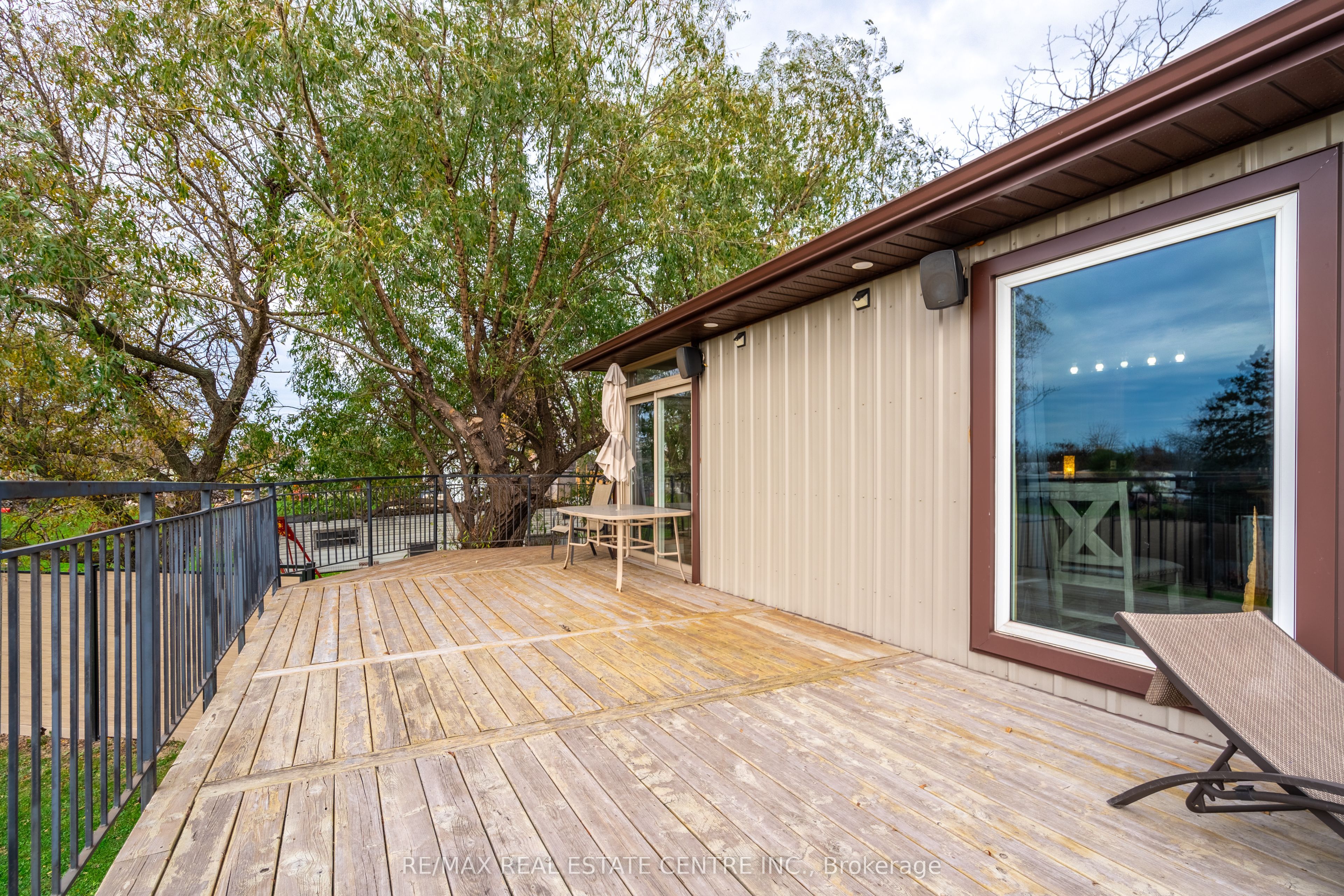 4006 Queen St Property Photo 40
