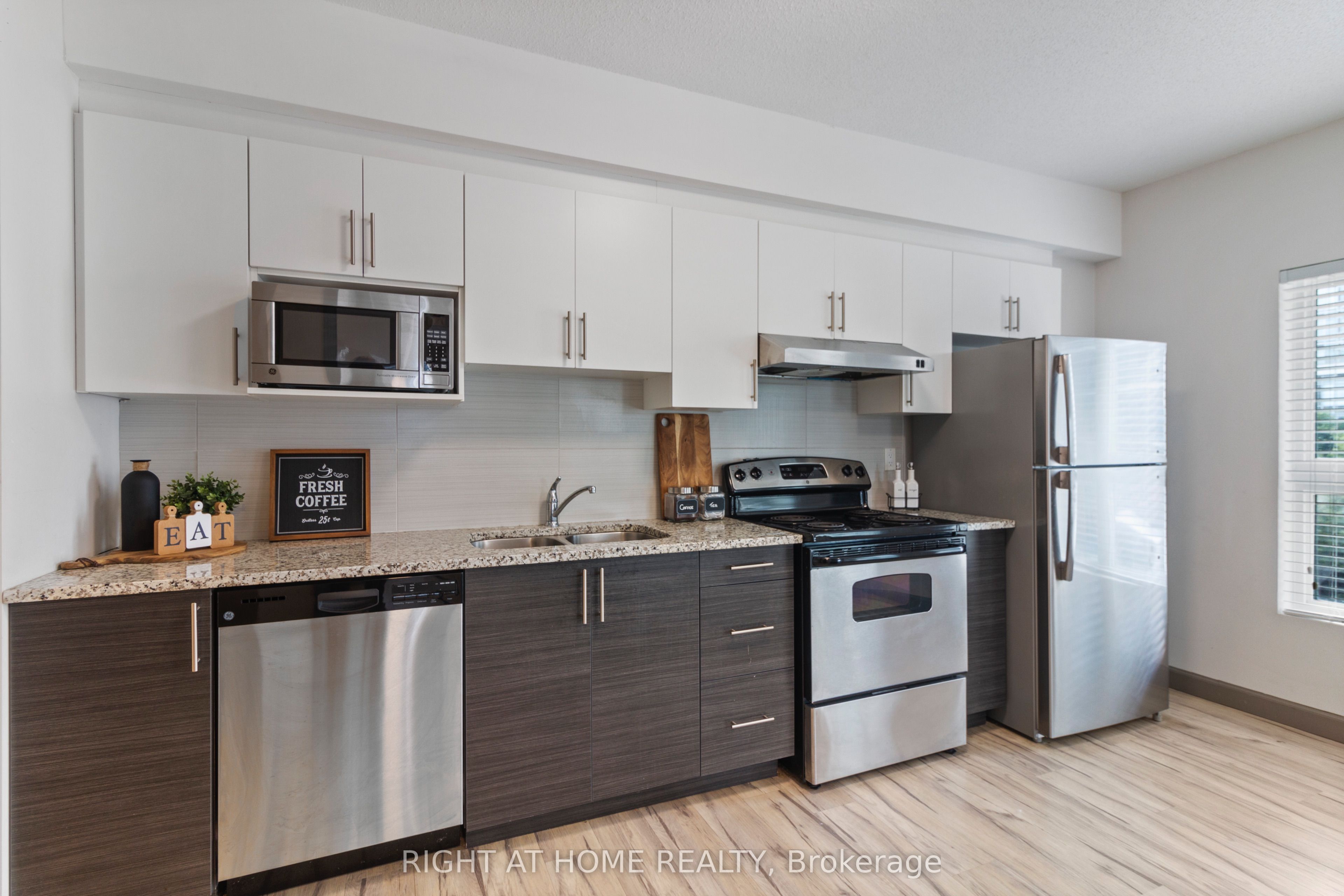 258 C Sunview St Property Photo 1