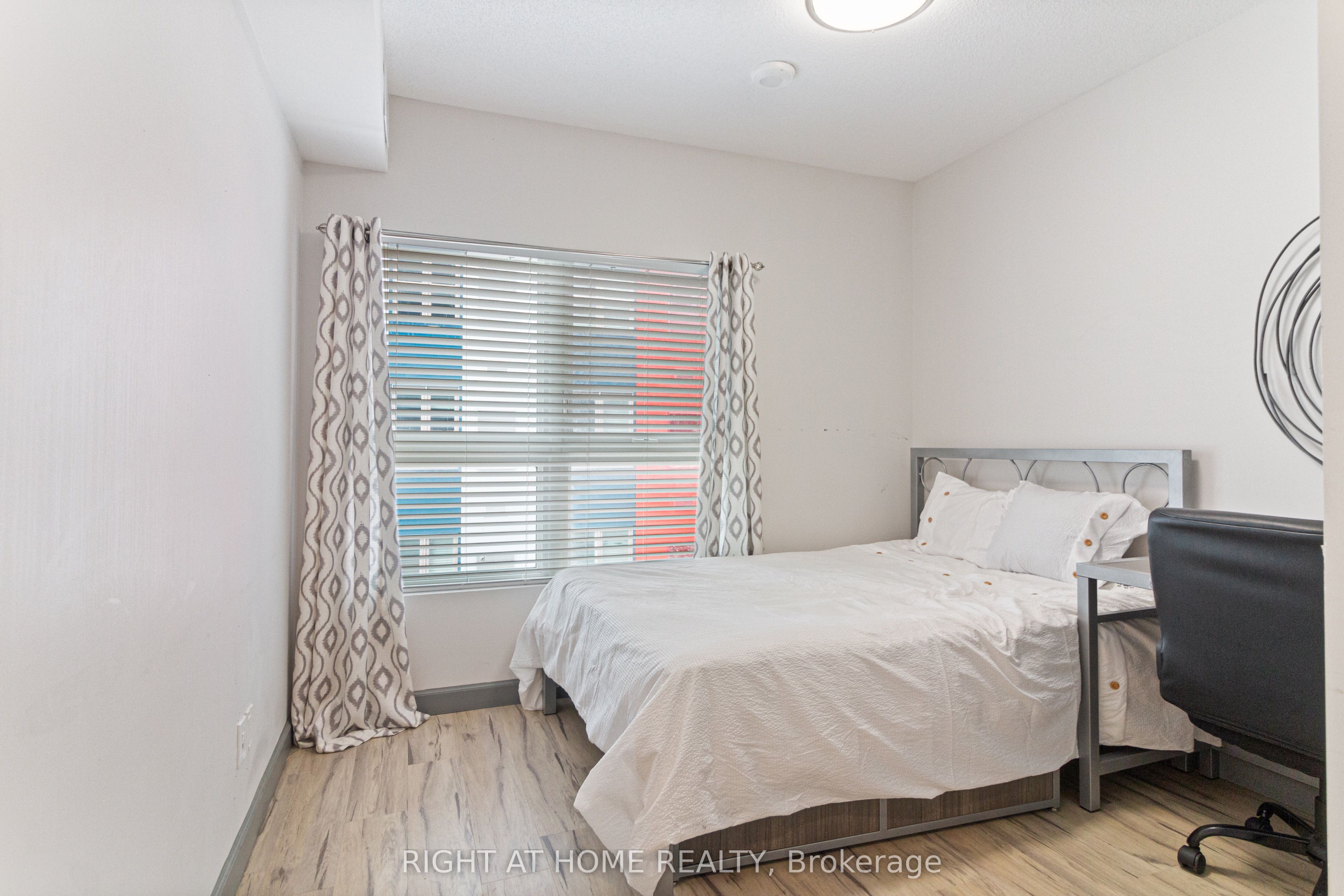 258 C Sunview St Property Photo 8