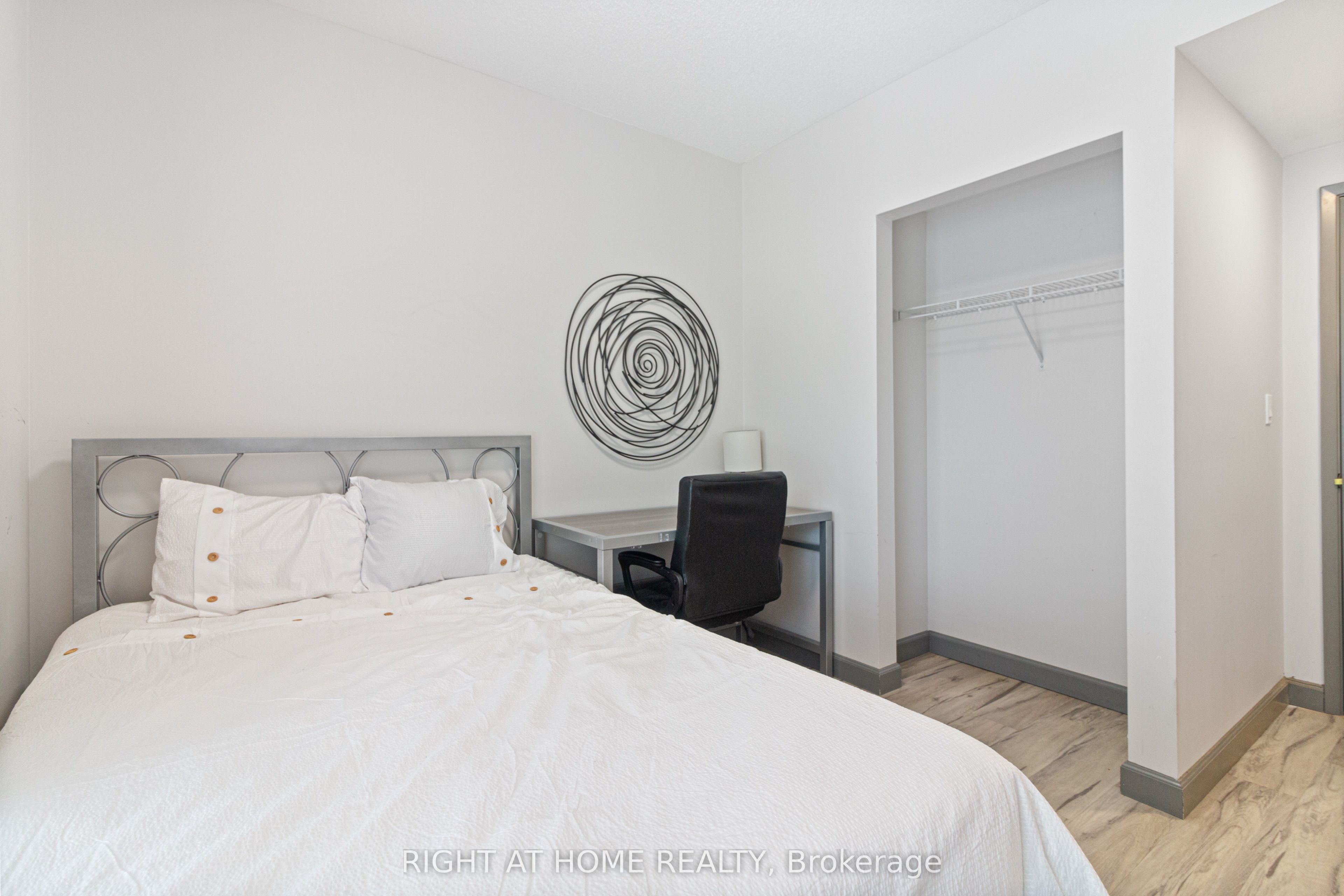 258 C Sunview St Property Photo 9