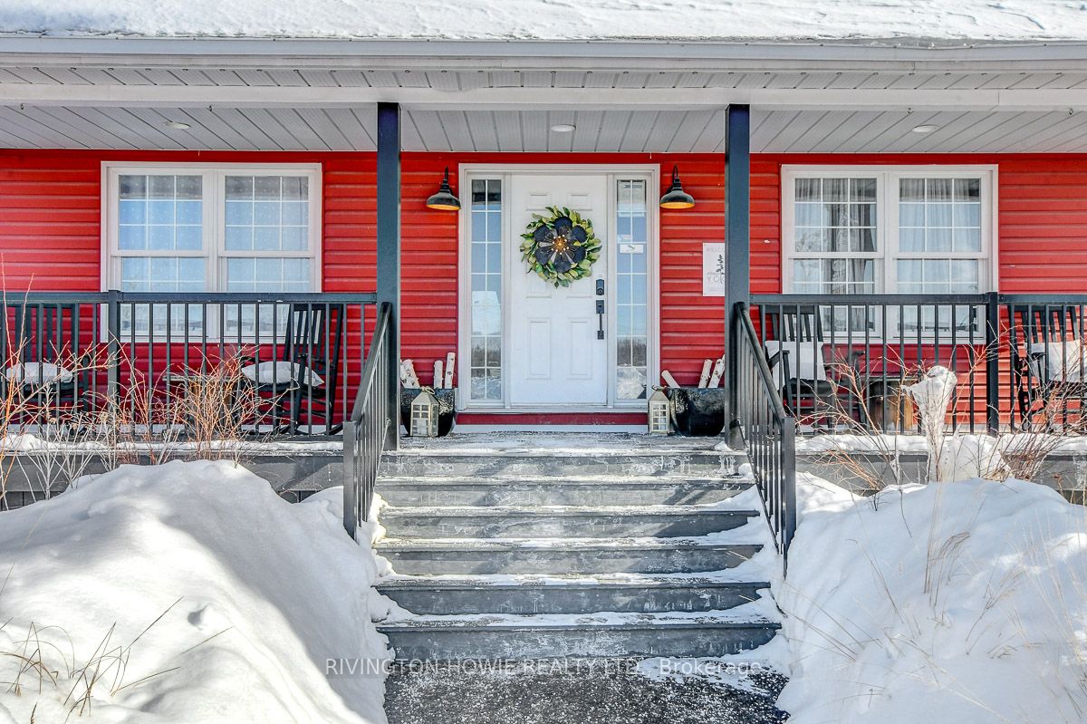 #2 - 3722 Carp Road Property Photo 2