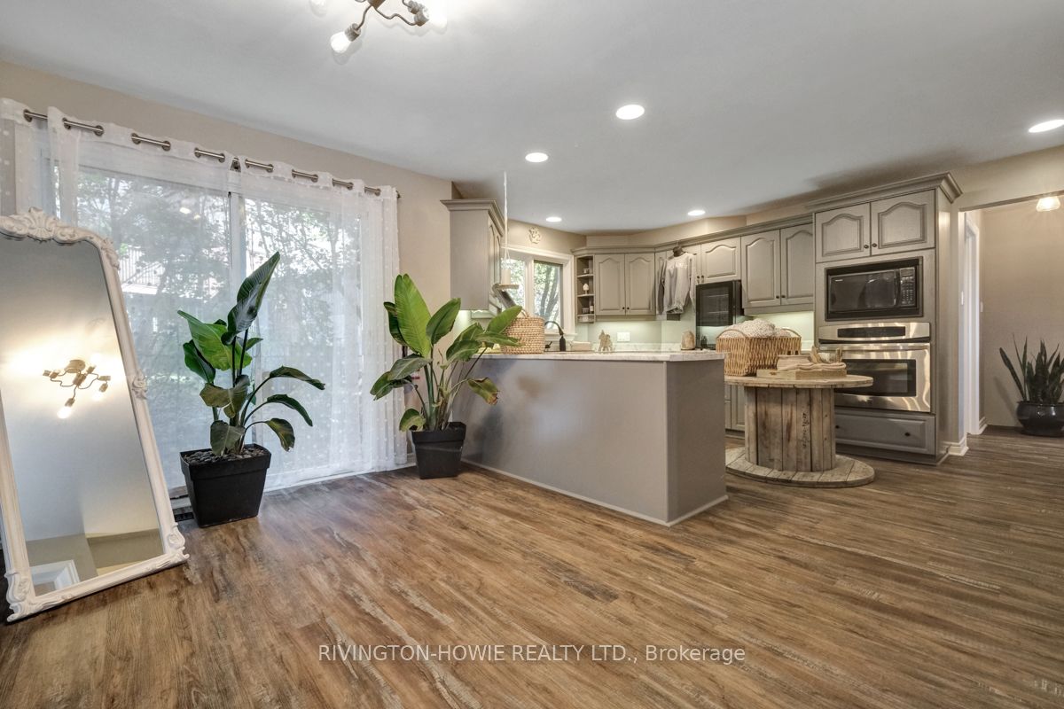 #2 - 3722 Carp Road Property Photo 12