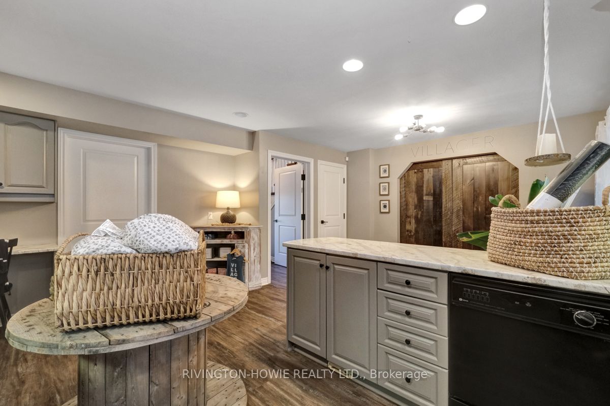 #2 - 3722 Carp Road Property Photo 24