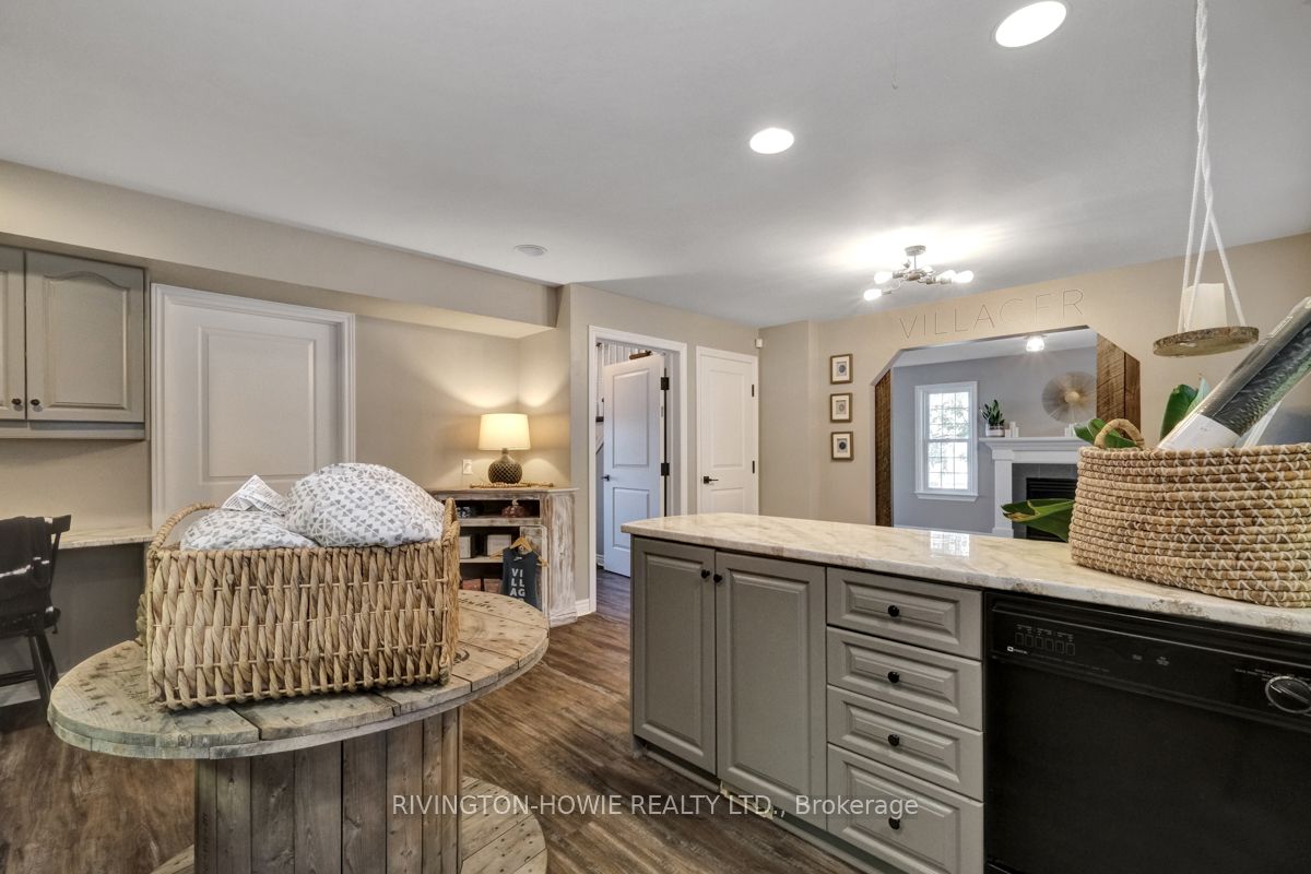 #2 - 3722 Carp Road Property Photo 25