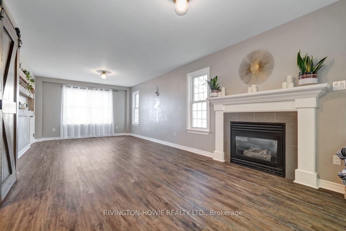 #1 - 3722 Carp Road Property Photo 2