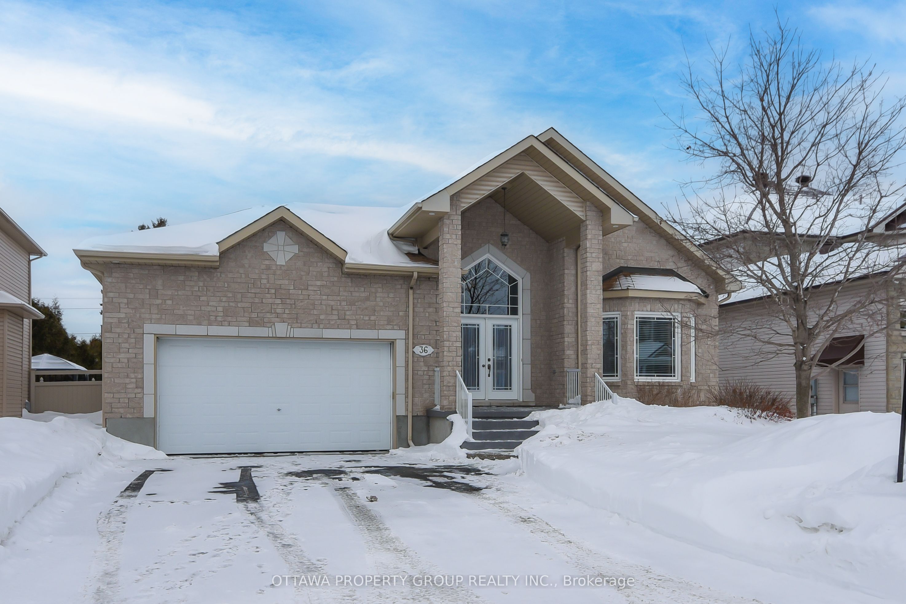 36 De La Rive Dr Property Photo