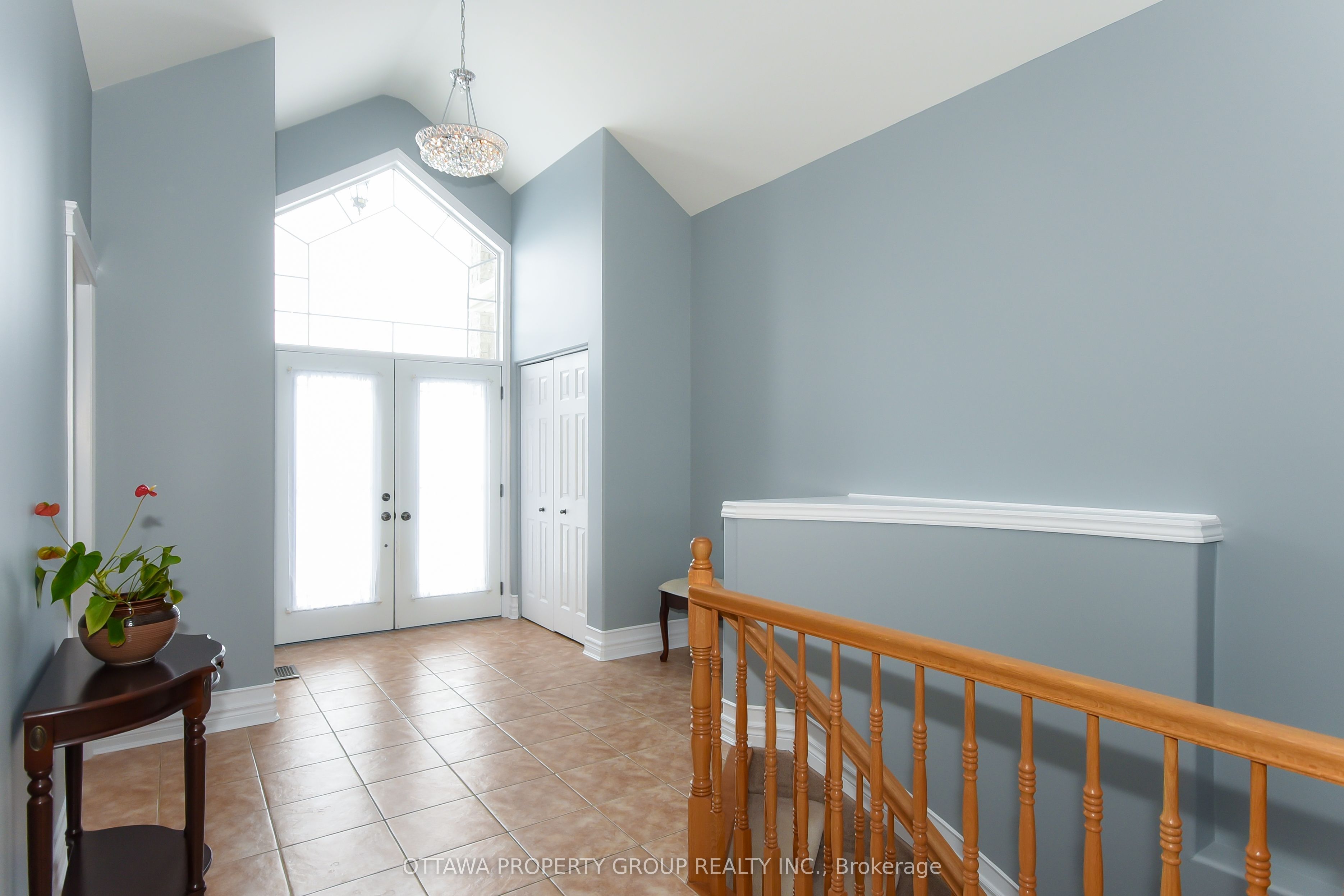 36 De La Rive Drive Property Photo 4
