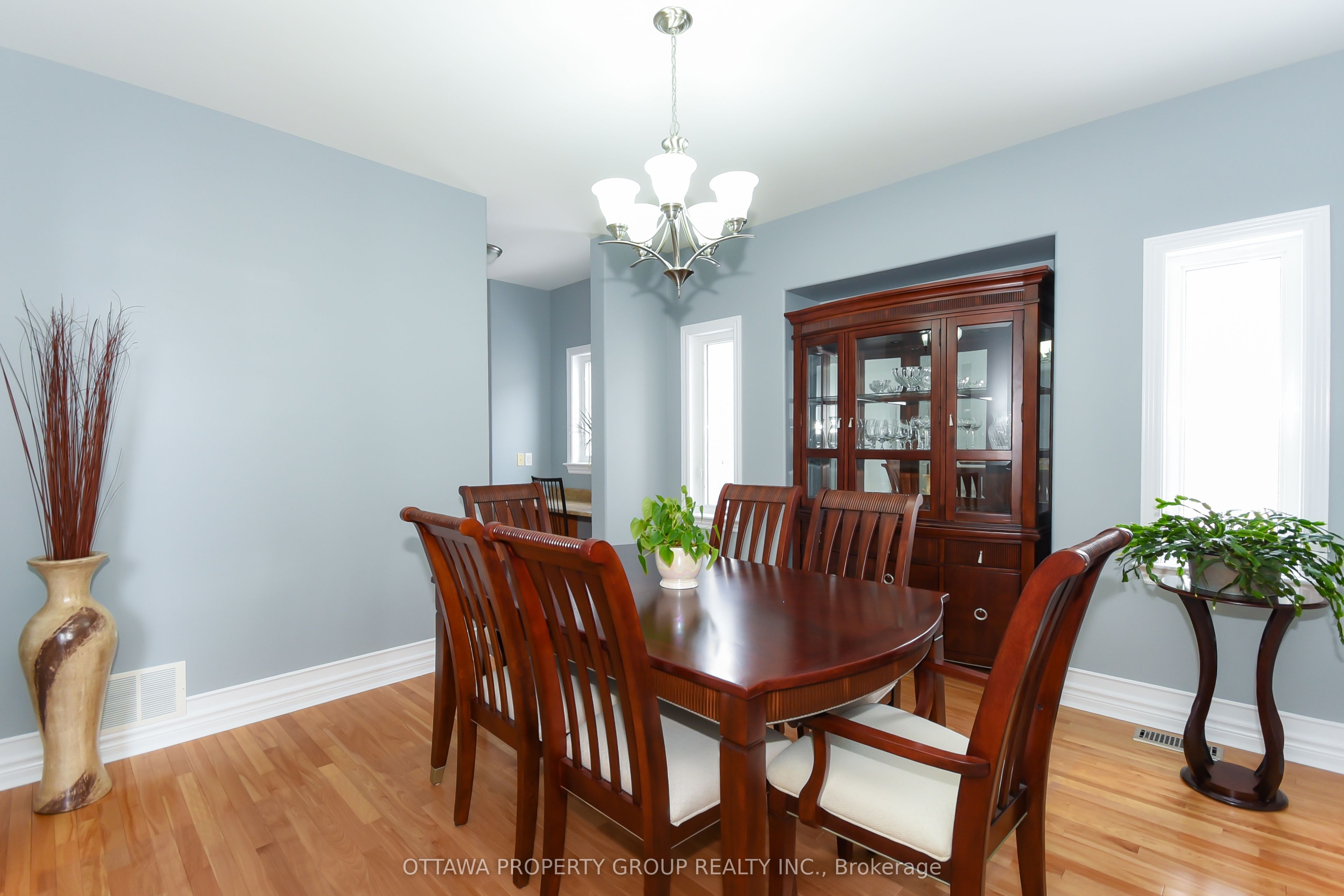 36 De La Rive Drive Property Photo 9