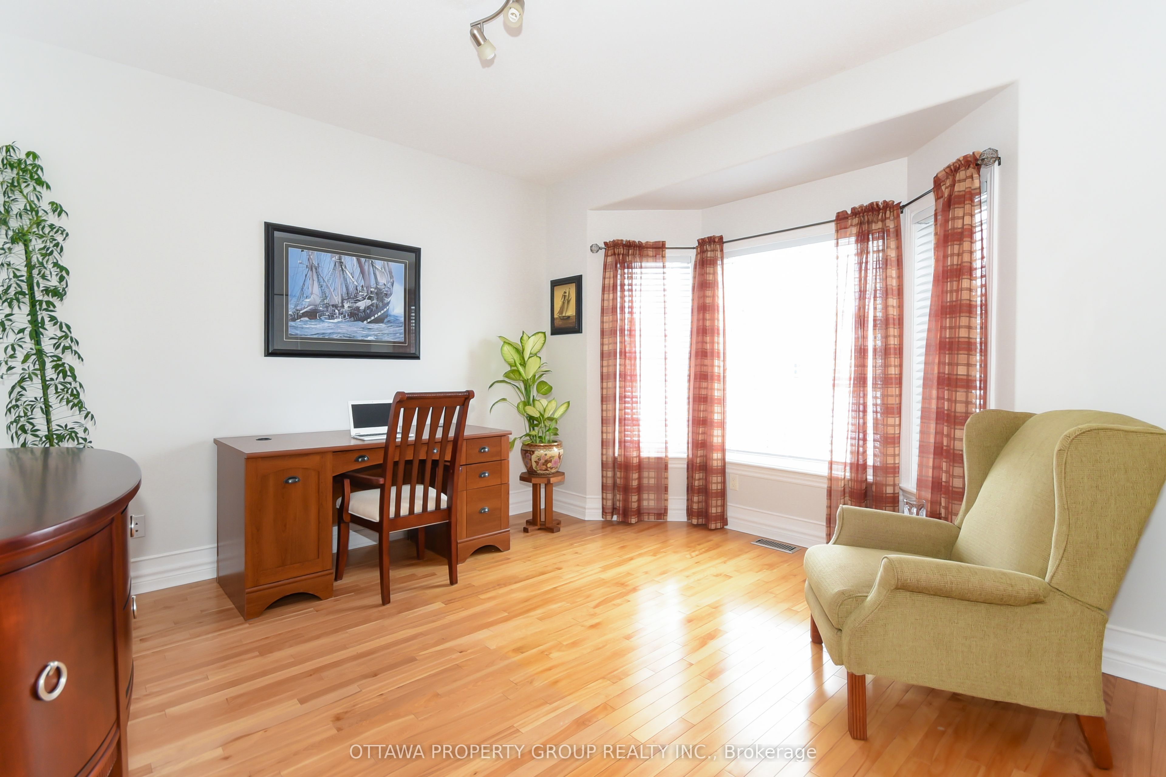 36 De La Rive Drive Property Photo 19