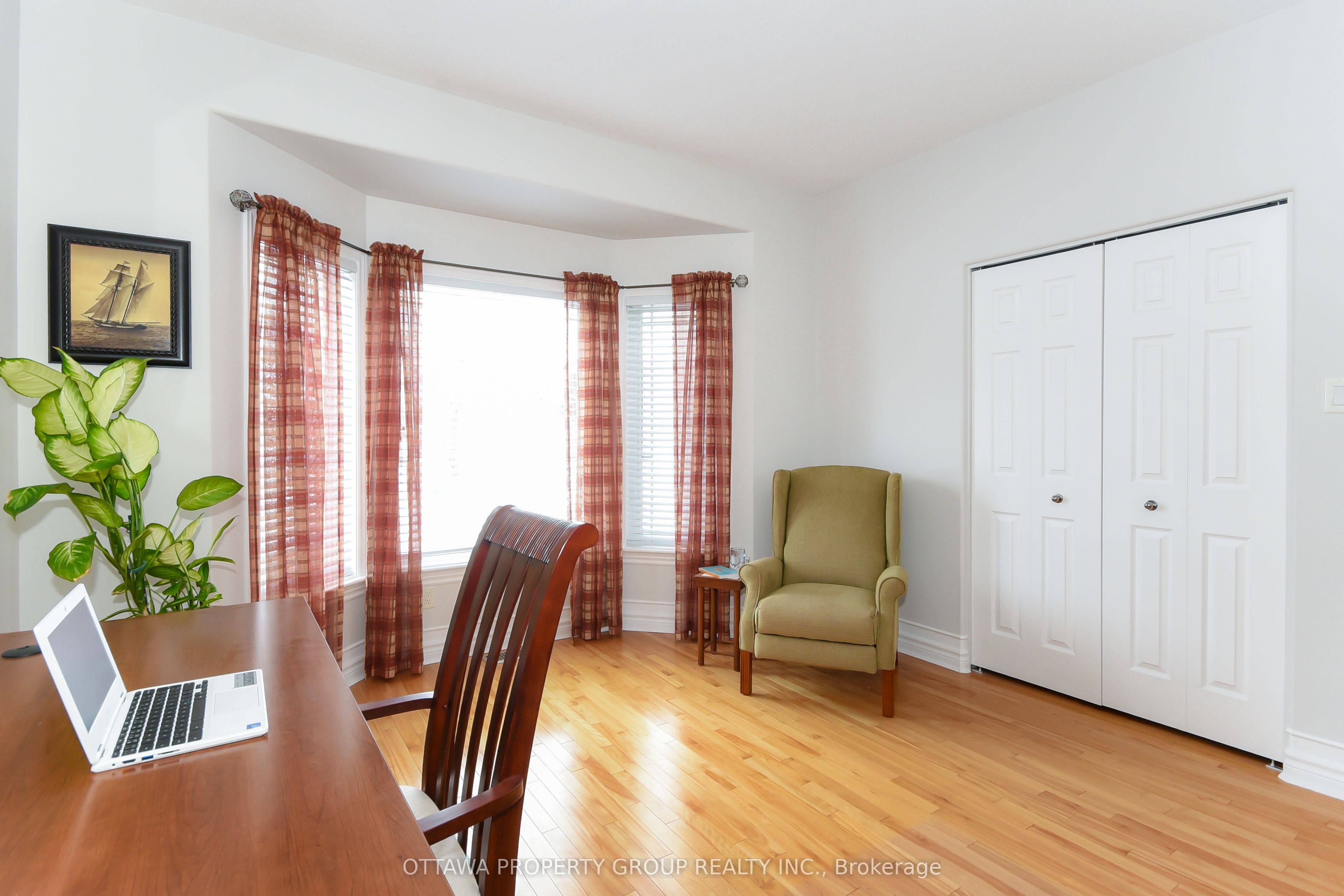 36 De La Rive Drive Property Photo 20