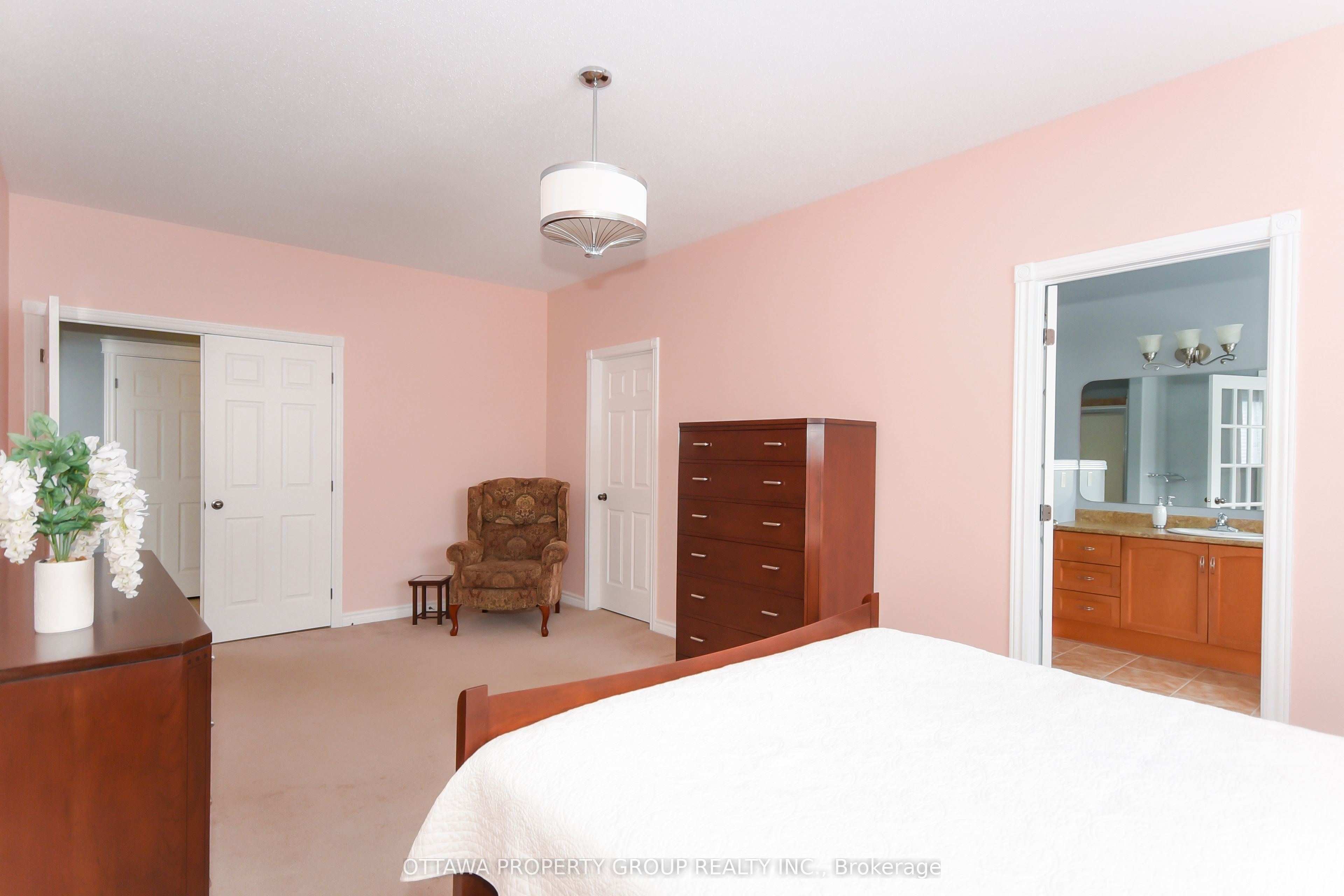 36 De La Rive Drive Property Photo 23