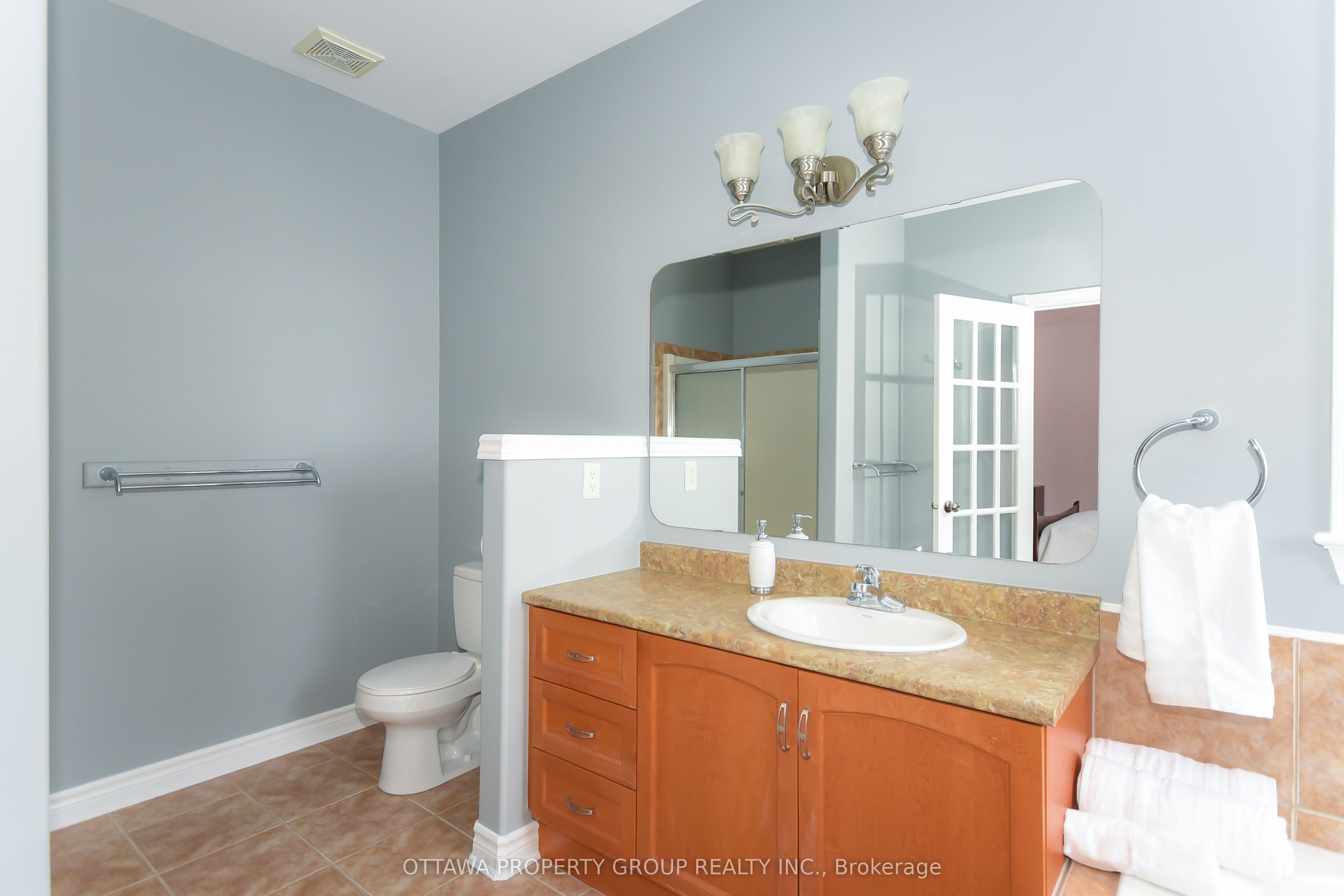 36 De La Rive Drive Property Photo 26