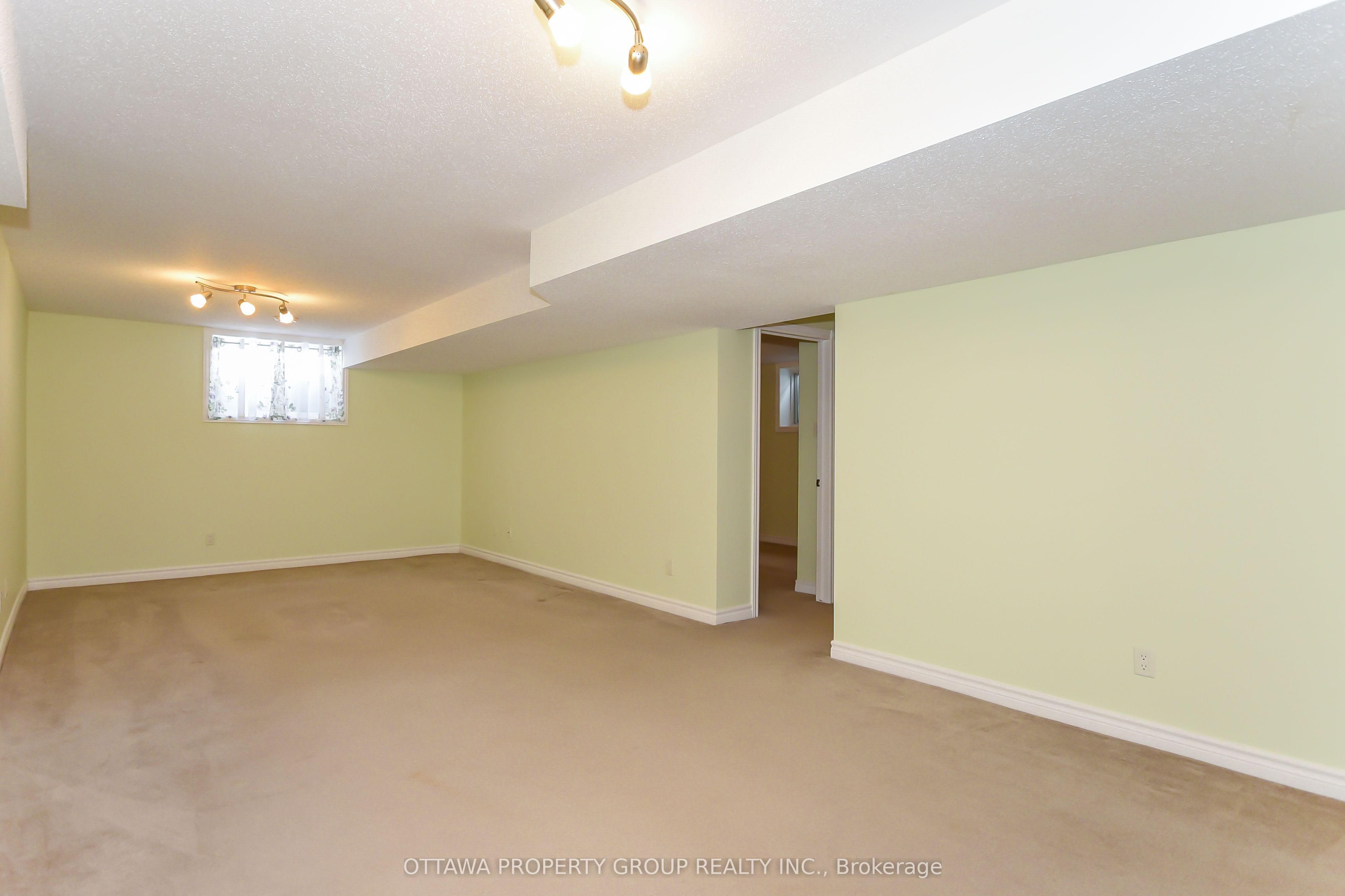 36 De La Rive Drive Property Photo 29
