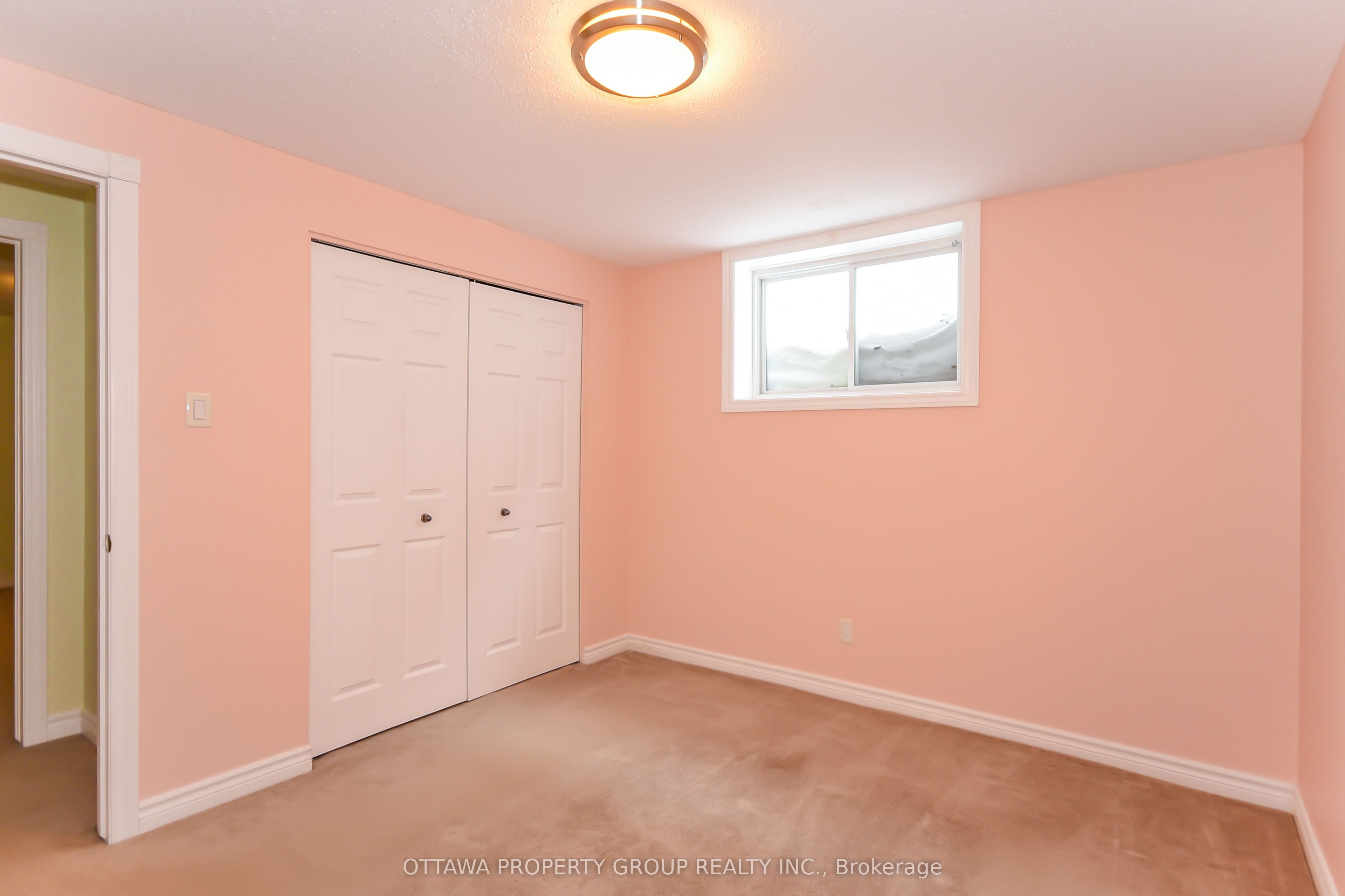 36 De La Rive Drive Property Photo 31