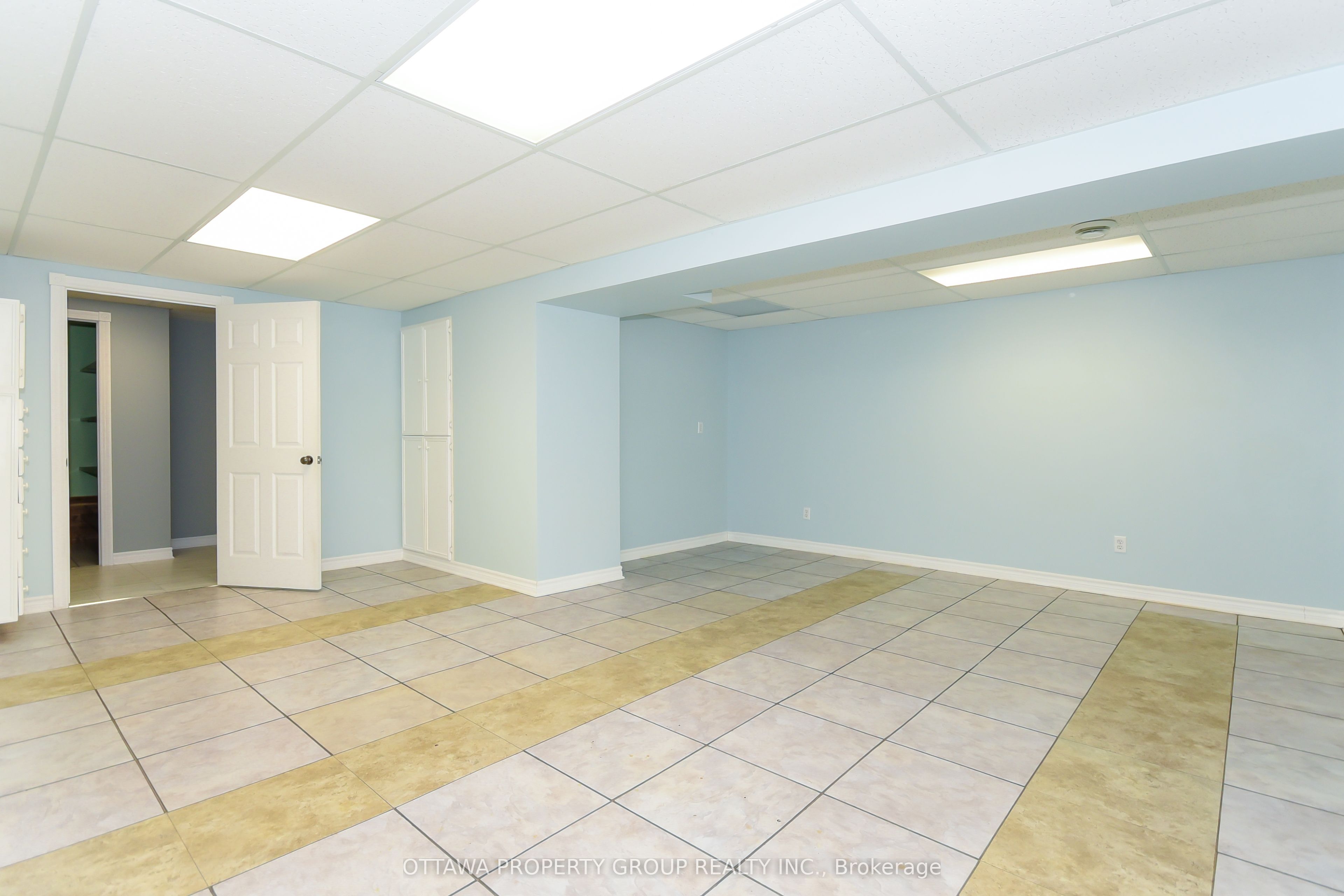 36 De La Rive Drive Property Photo 32