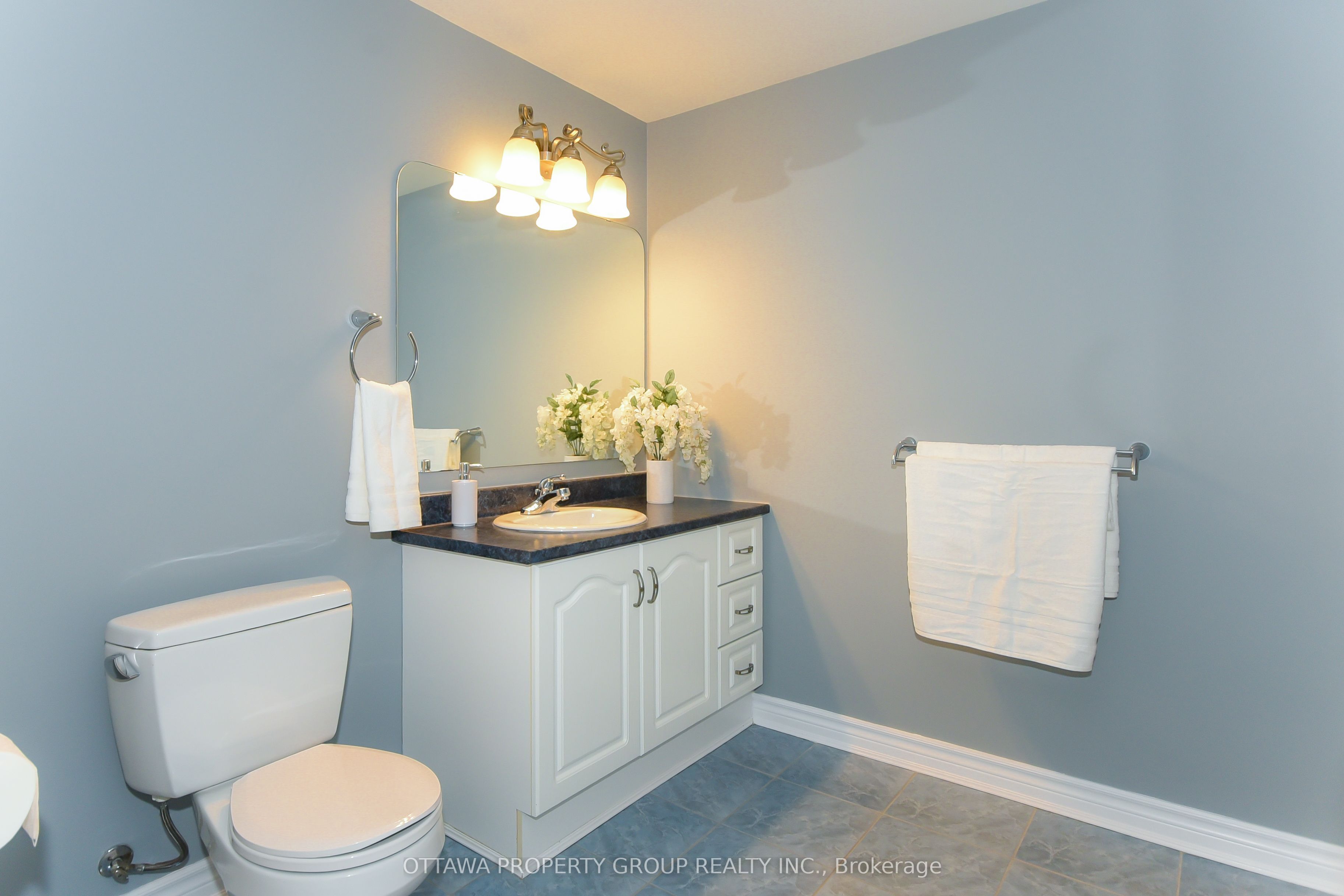 36 De La Rive Drive Property Photo 33