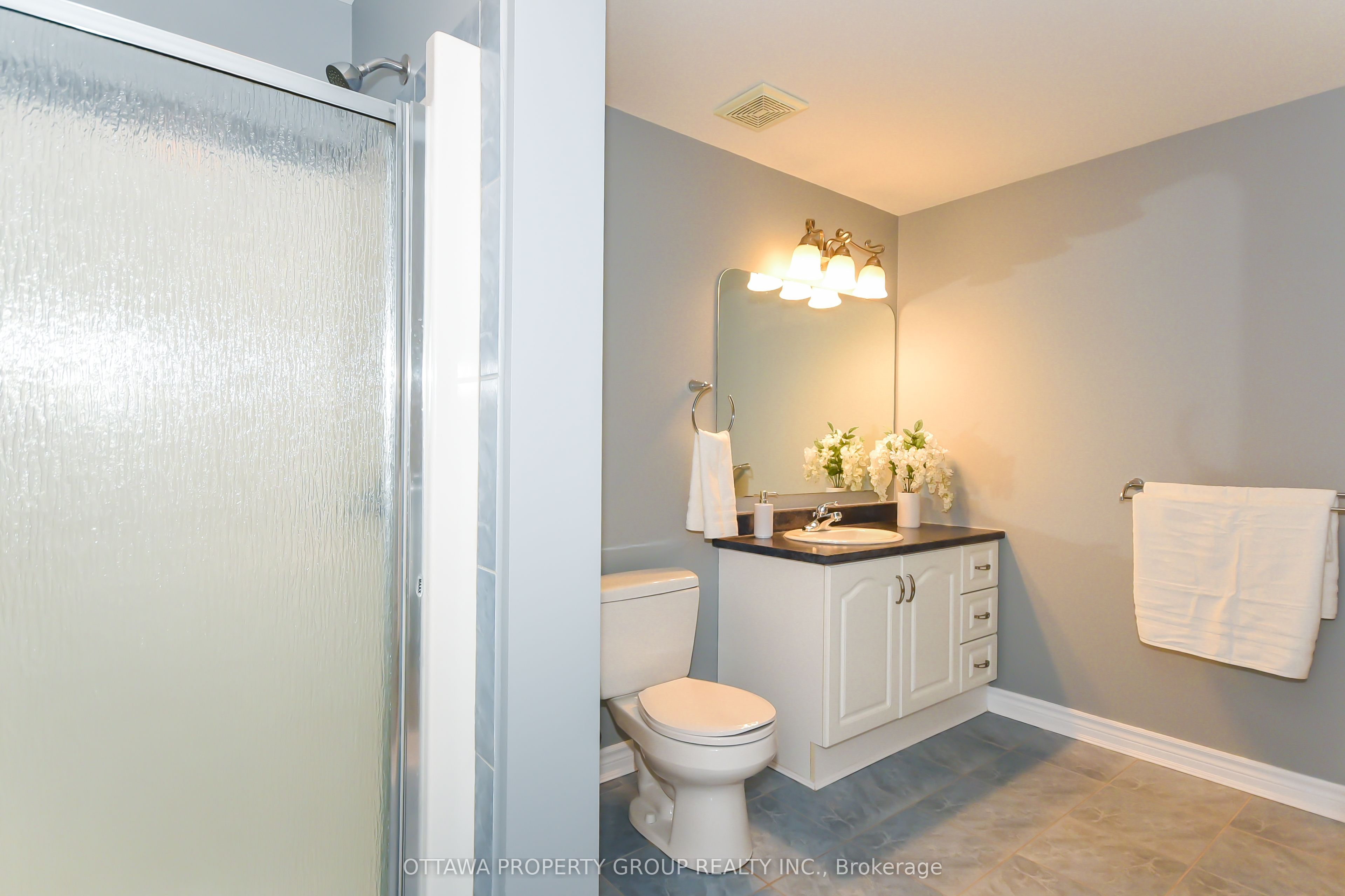 36 De La Rive Drive Property Photo 34