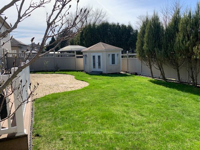 36 De La Rive Drive Property Photo 35