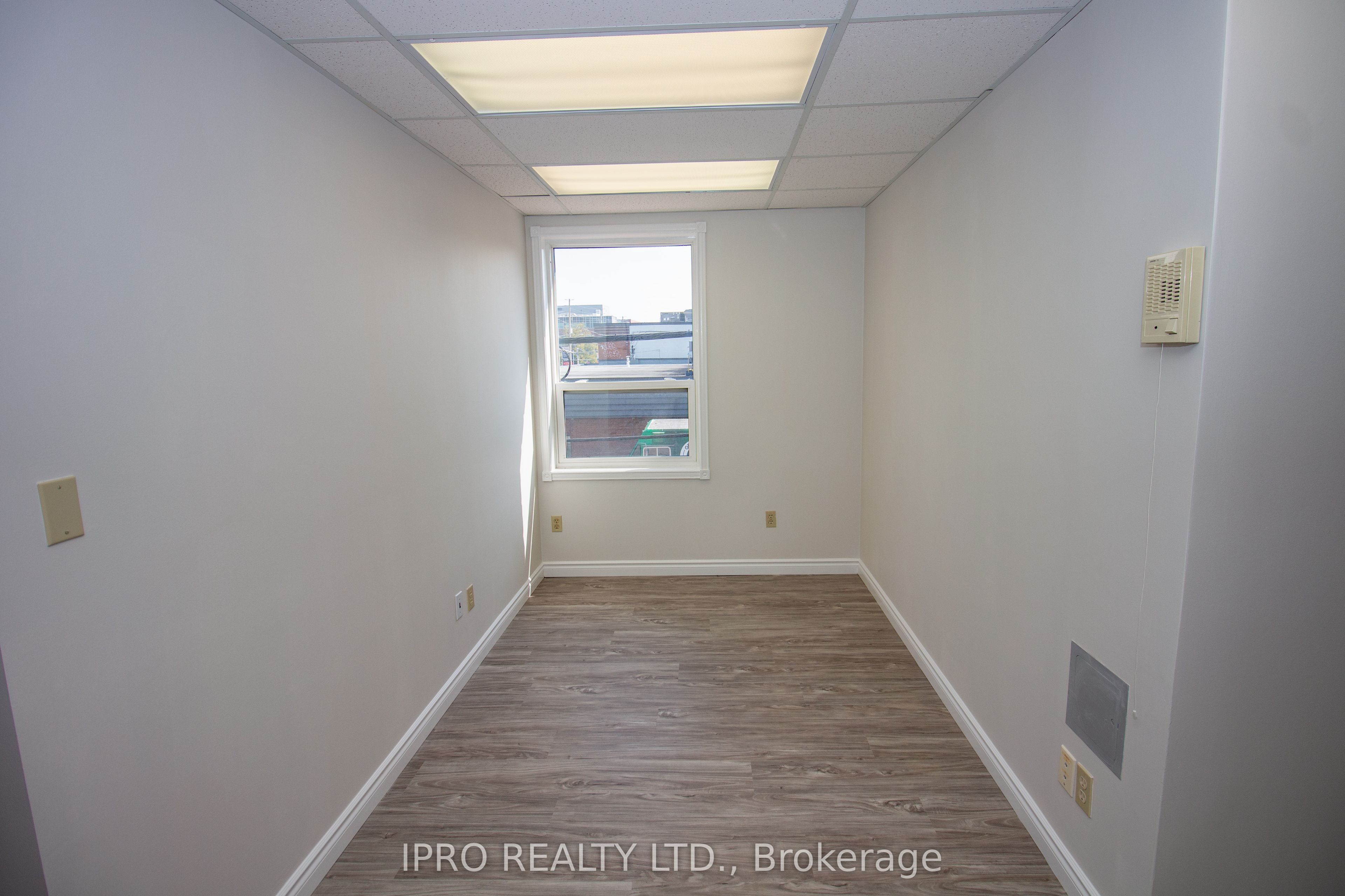 #200 - 662 Concession Street Property Photo 13