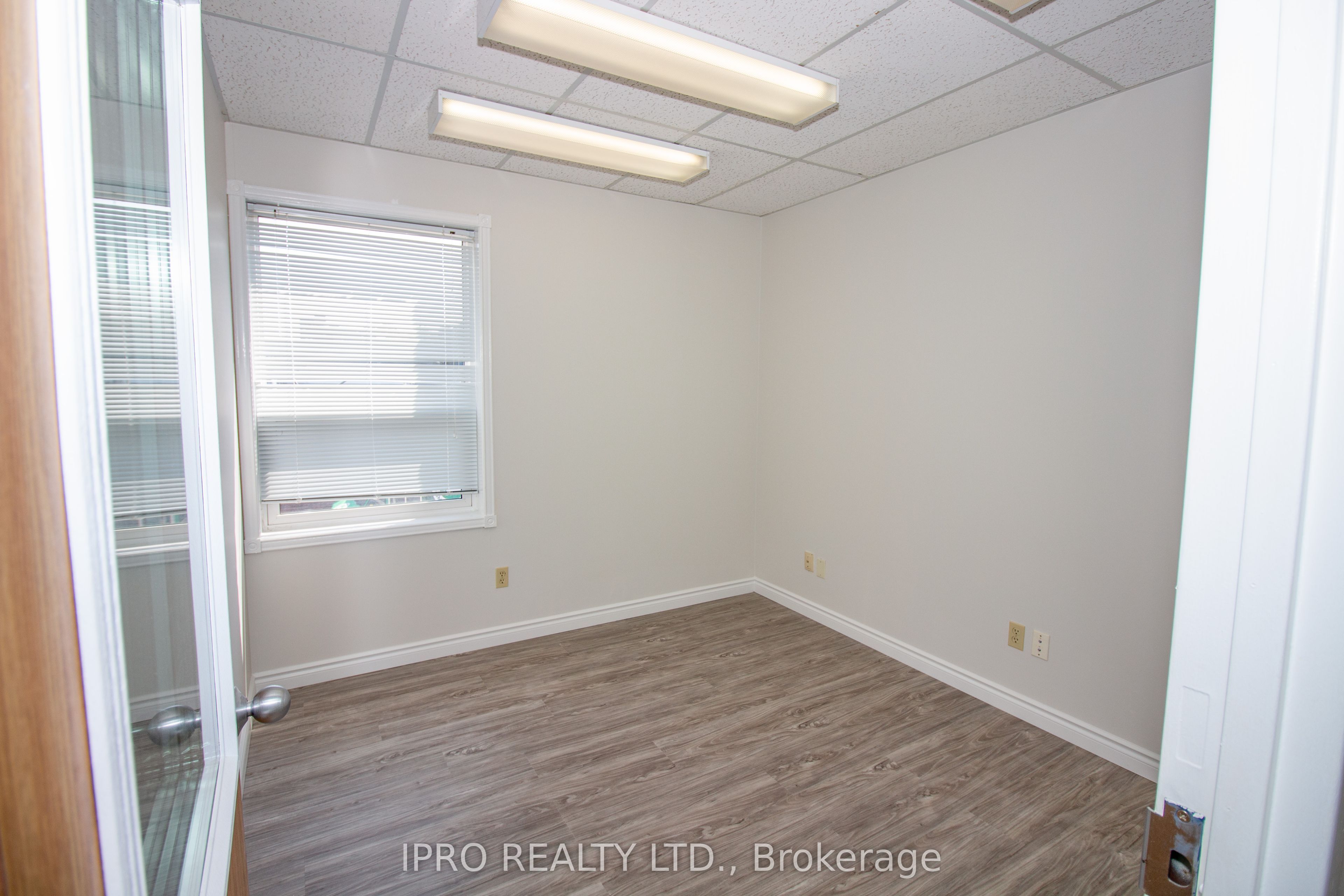 #200 - 662 Concession Street Property Photo 14