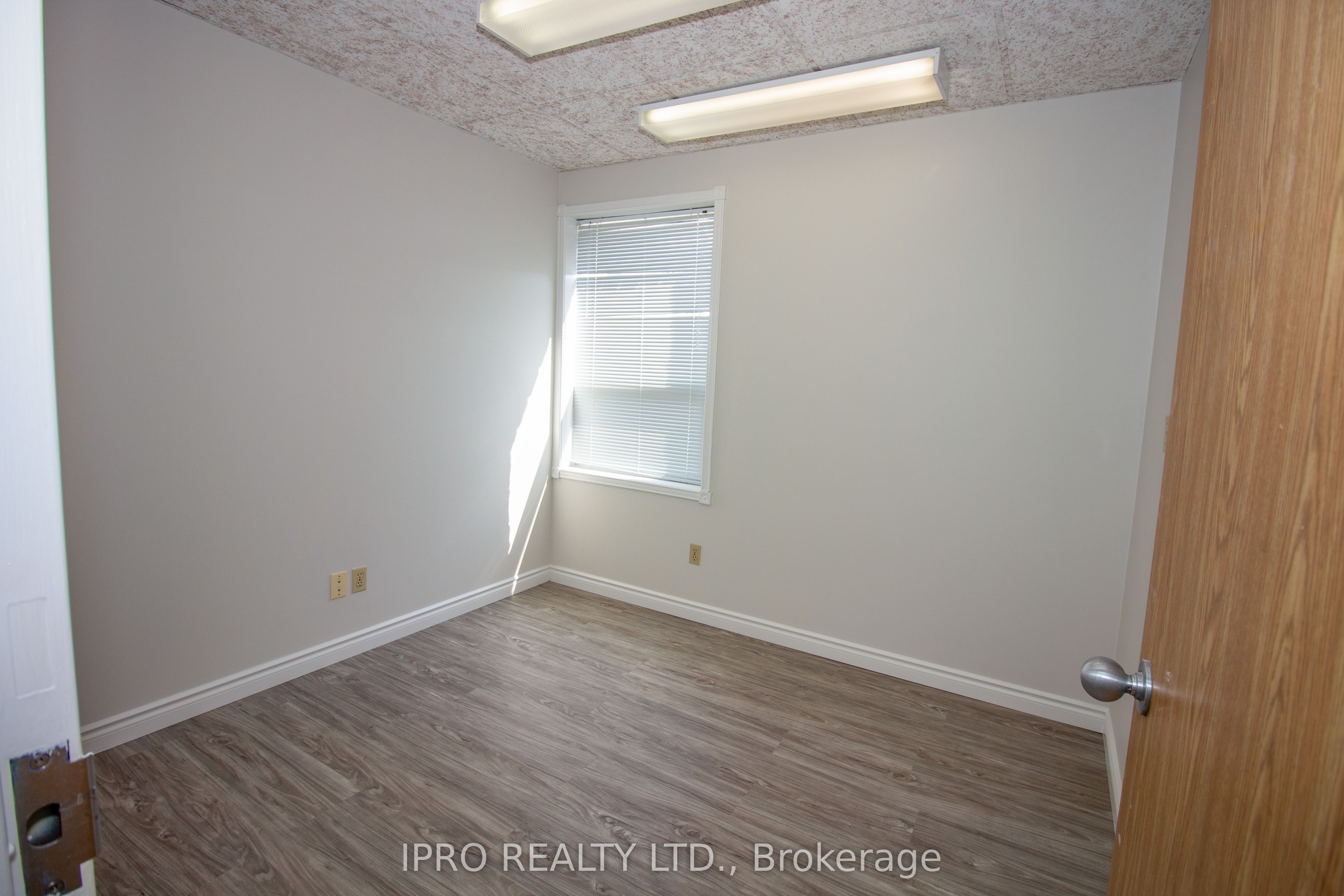 #200 - 662 Concession Street Property Photo 15