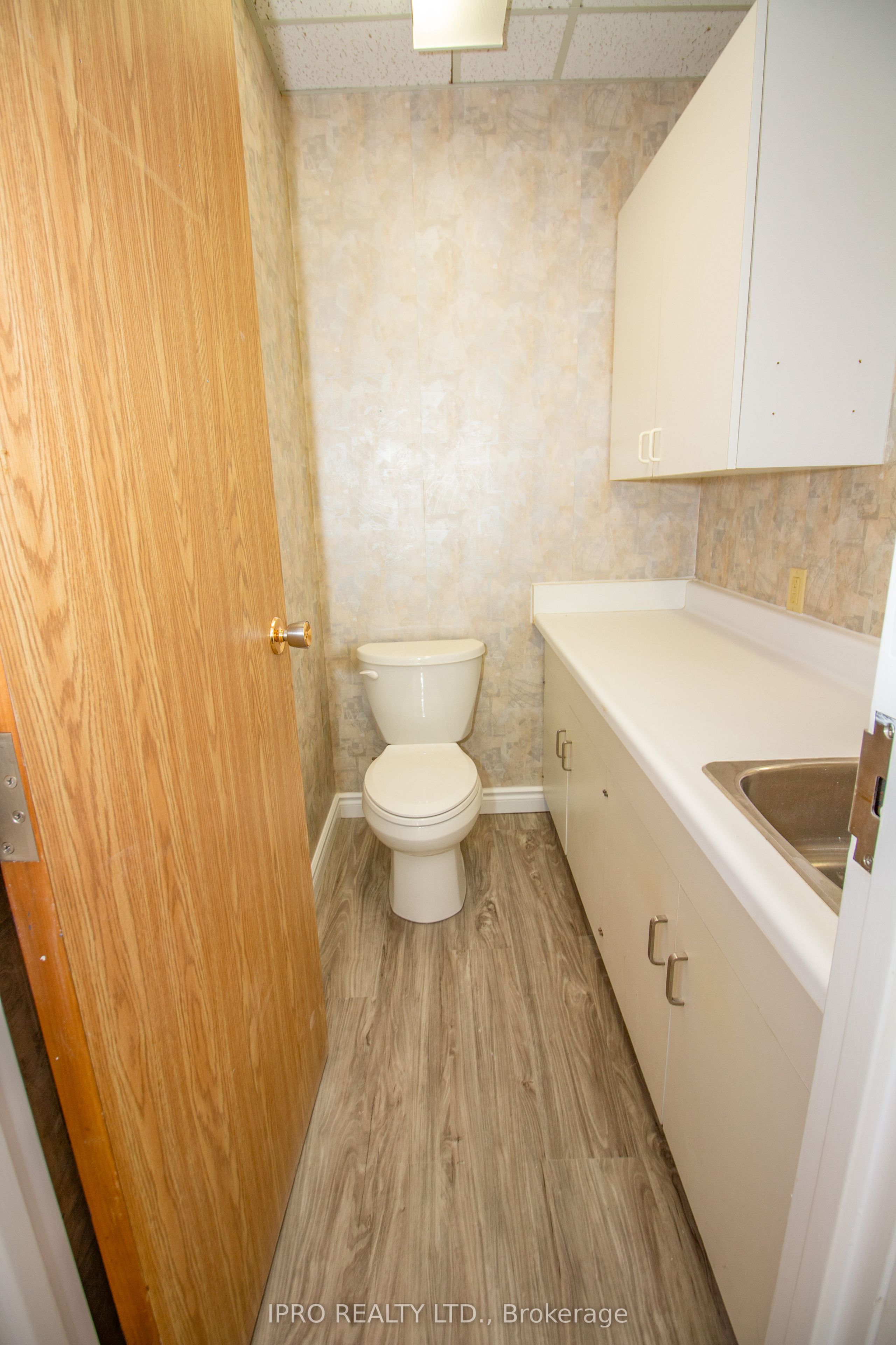 #200 - 662 Concession Street Property Photo 16