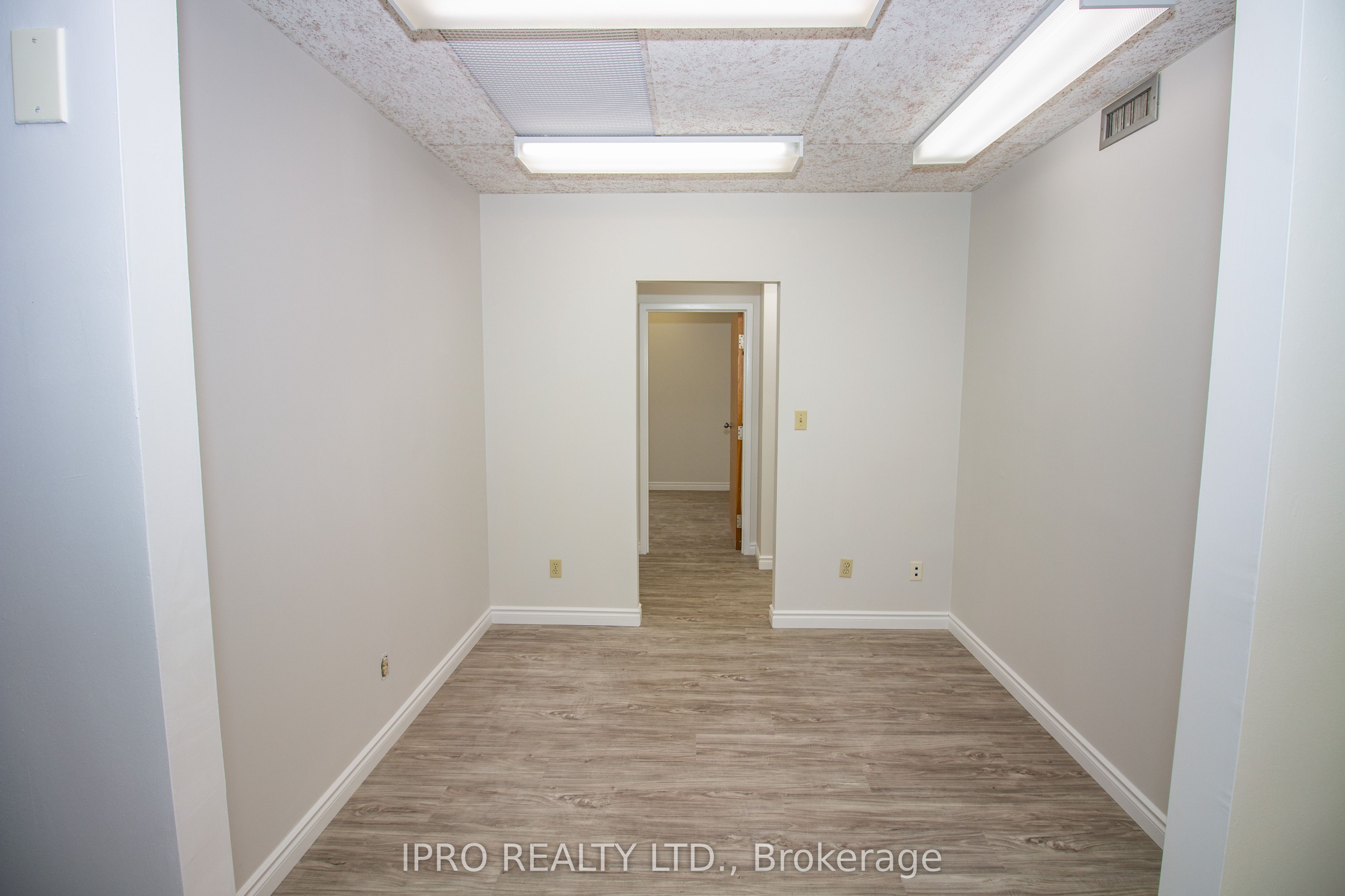 #200 - 662 Concession Street Property Photo 17