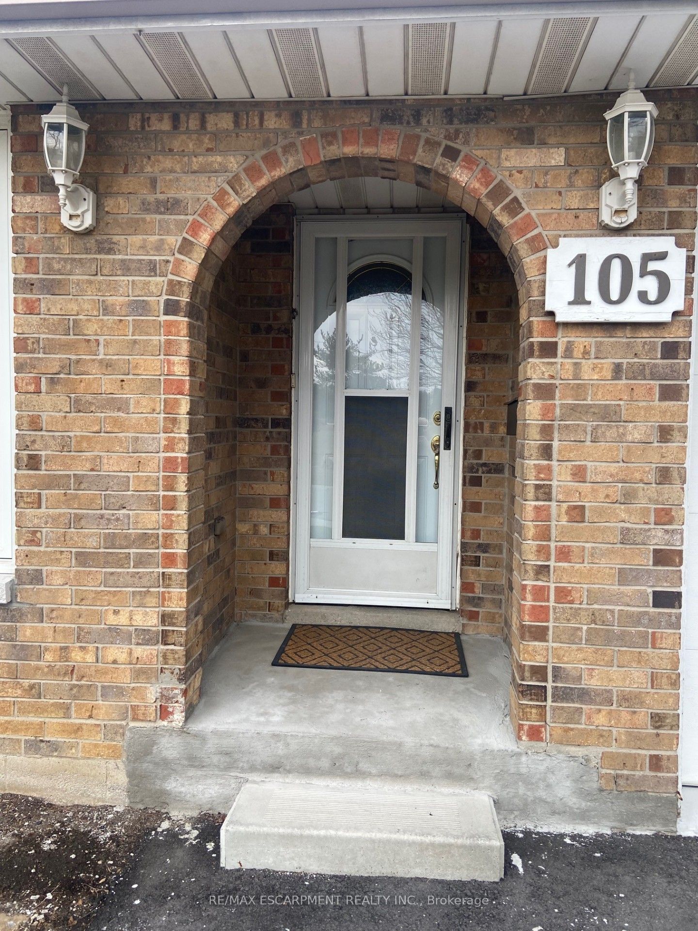 105 Lavina Crescent Property Photo 3