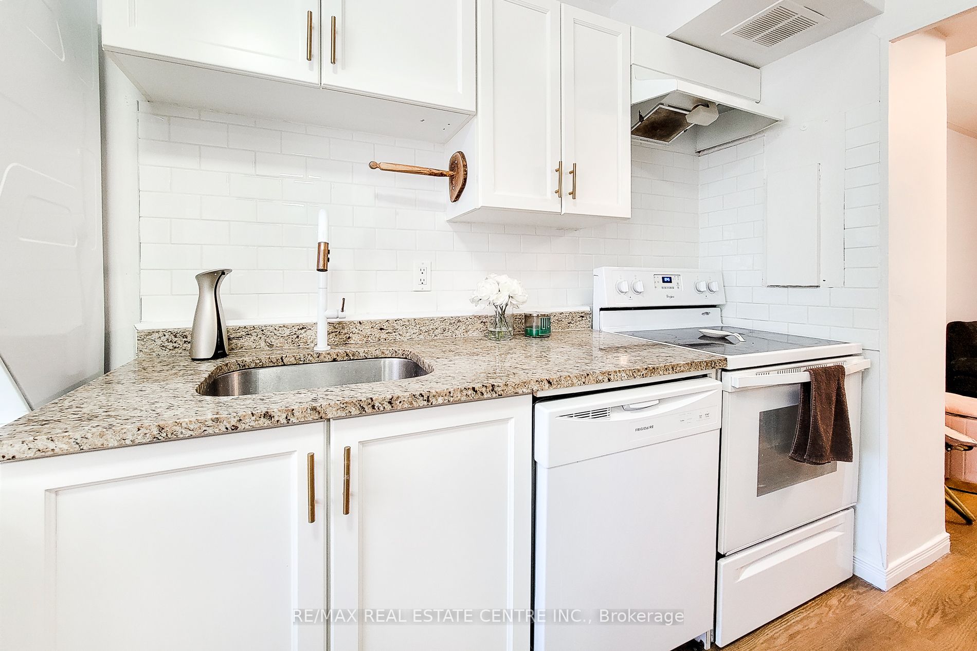 #110 - 350 Quigley Road Property Photo 16