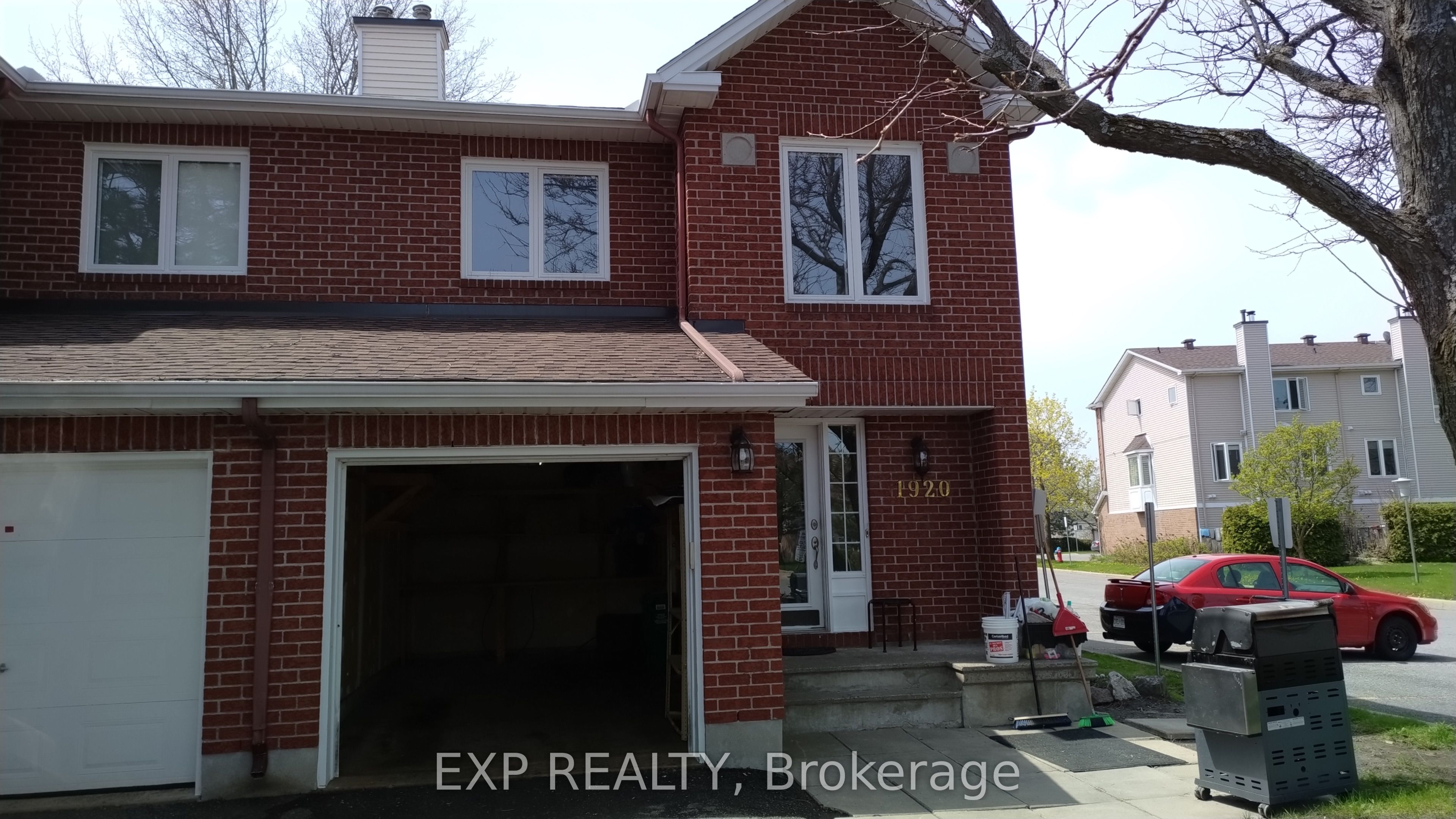 1920 Ashmont St Property Photo