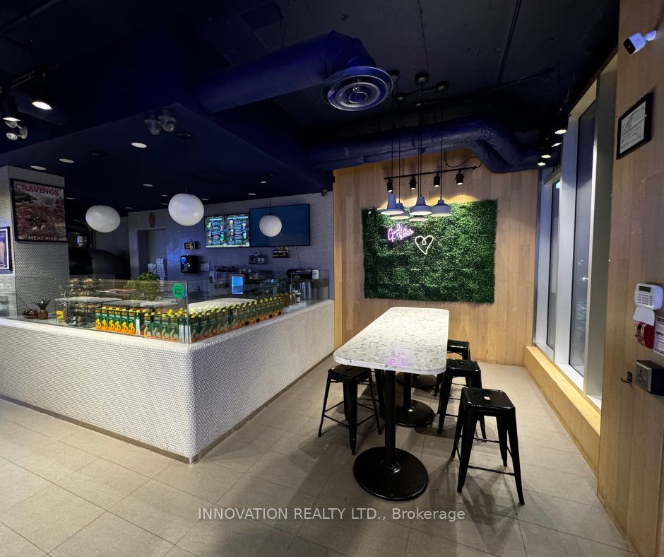 #unit 4 - 305 Rideau Street Property Photo 2