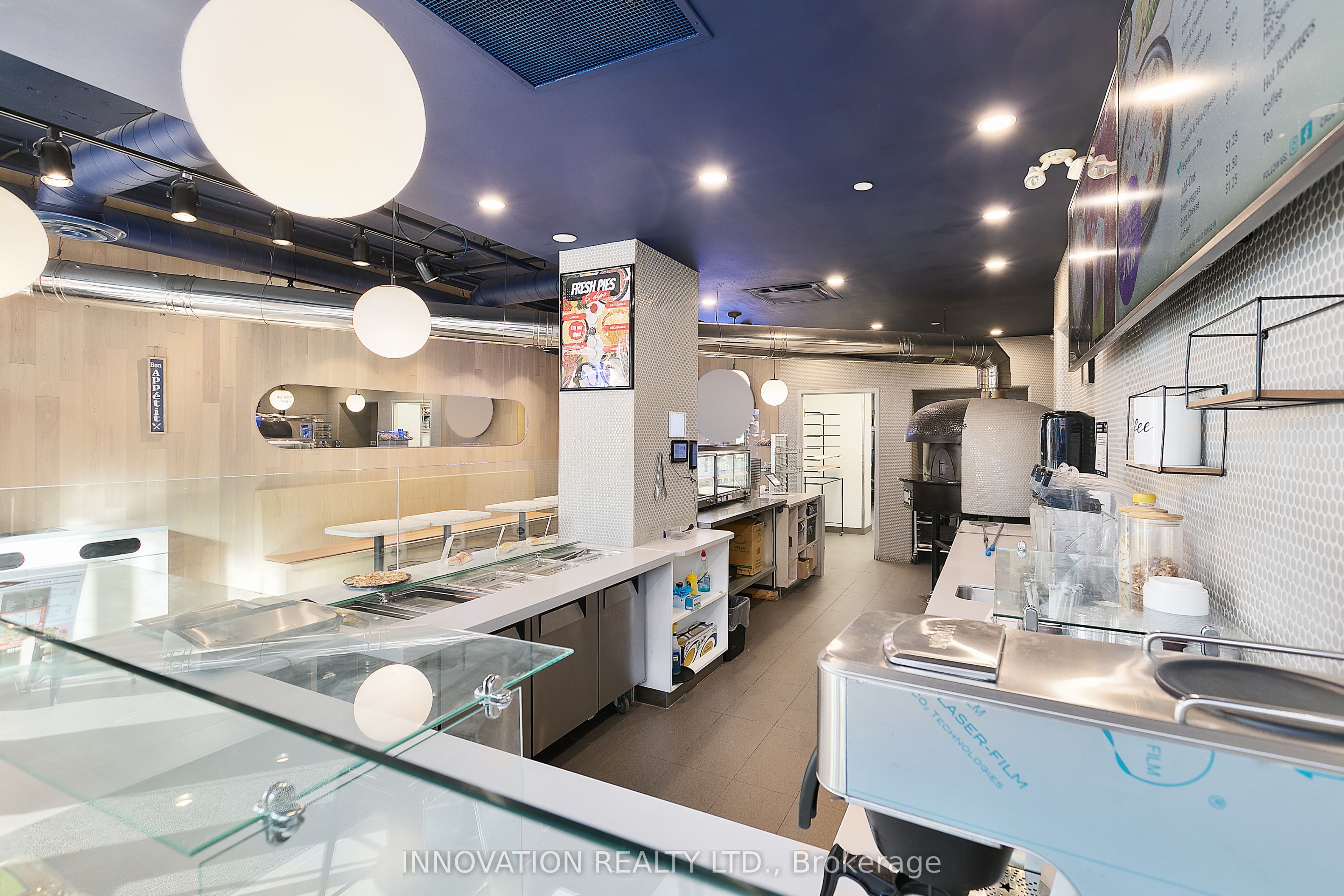 #unit 4 - 305 Rideau Street Property Photo 10