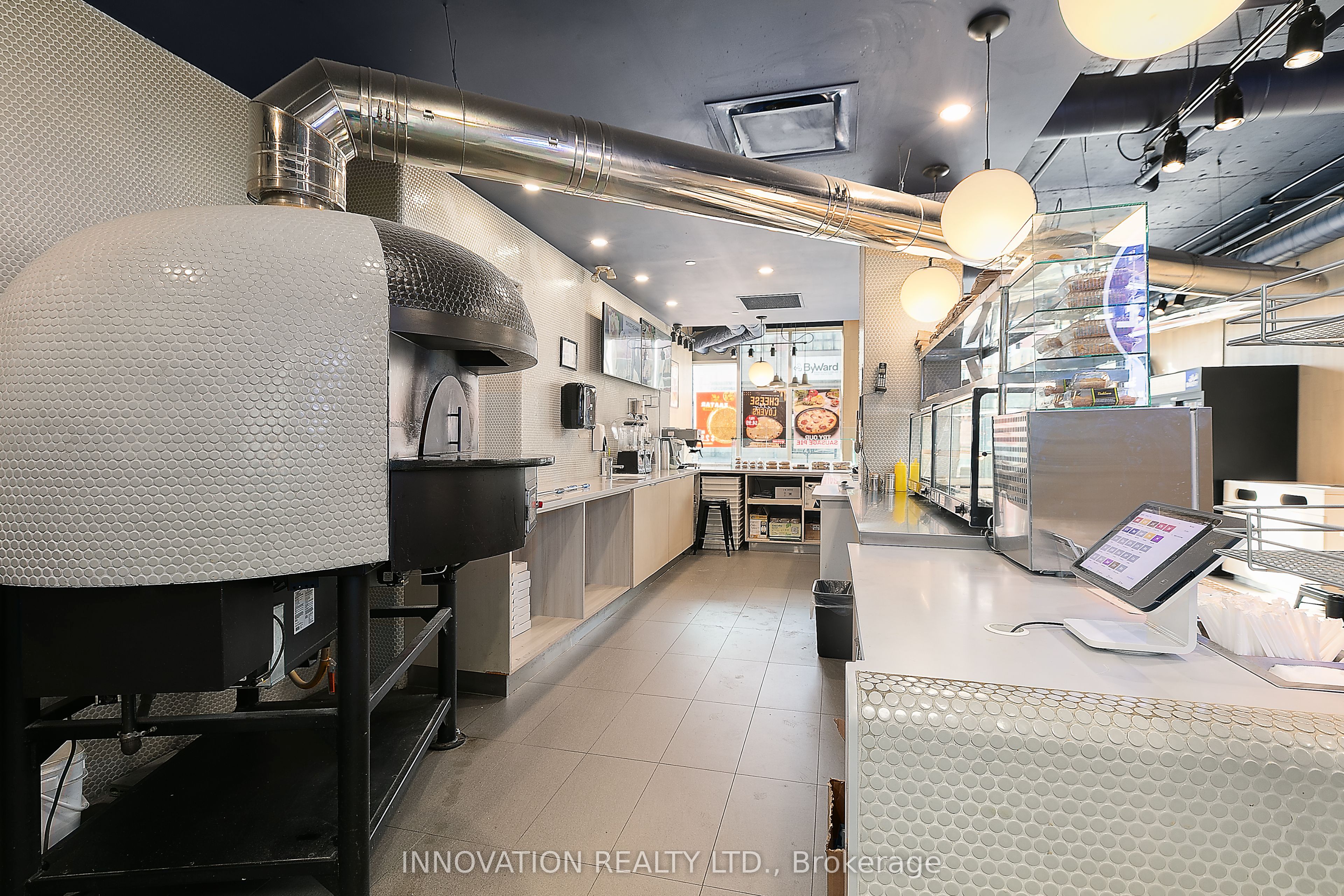 #unit 4 - 305 Rideau Street Property Photo 11