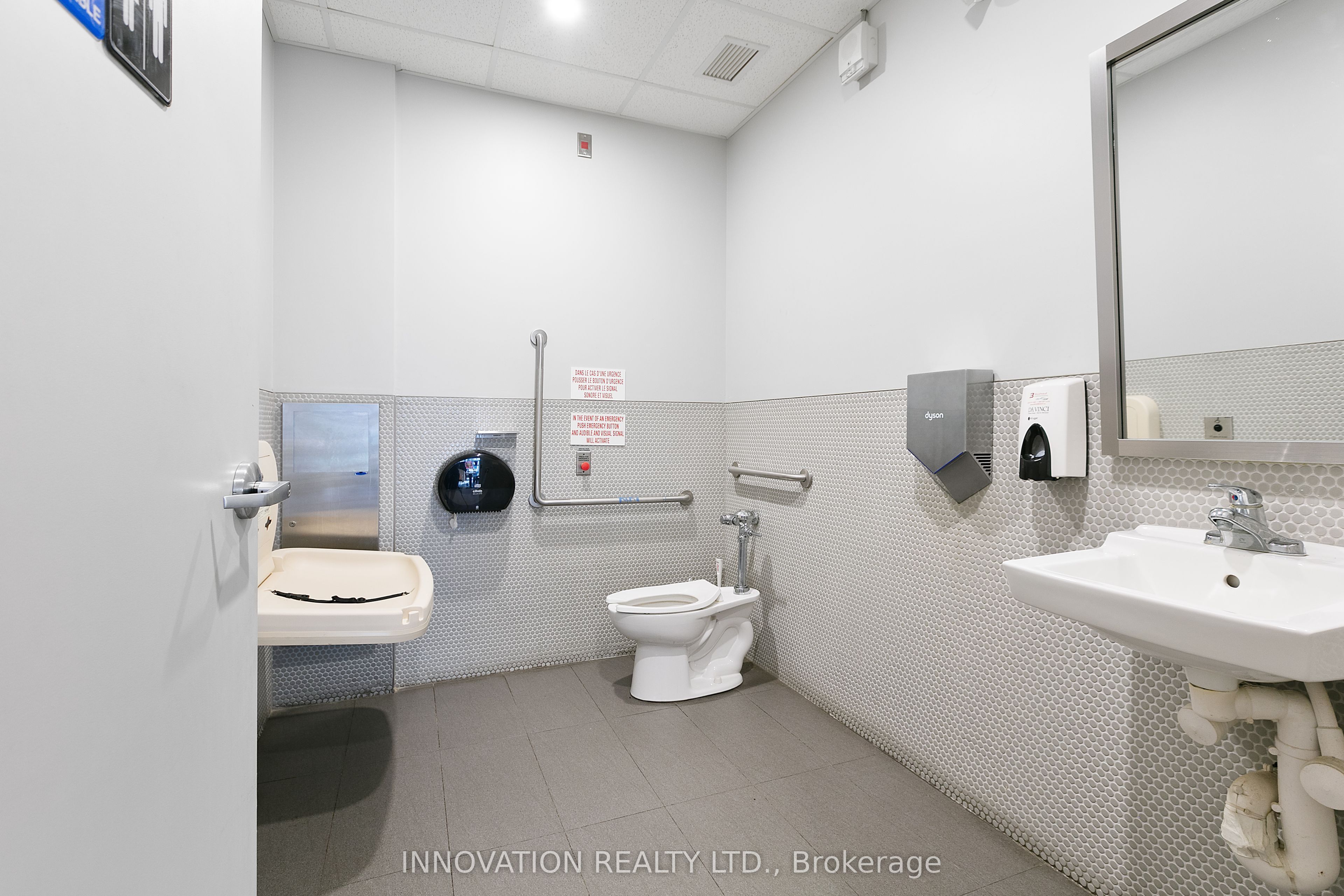 #unit 4 - 305 Rideau Street Property Photo 16