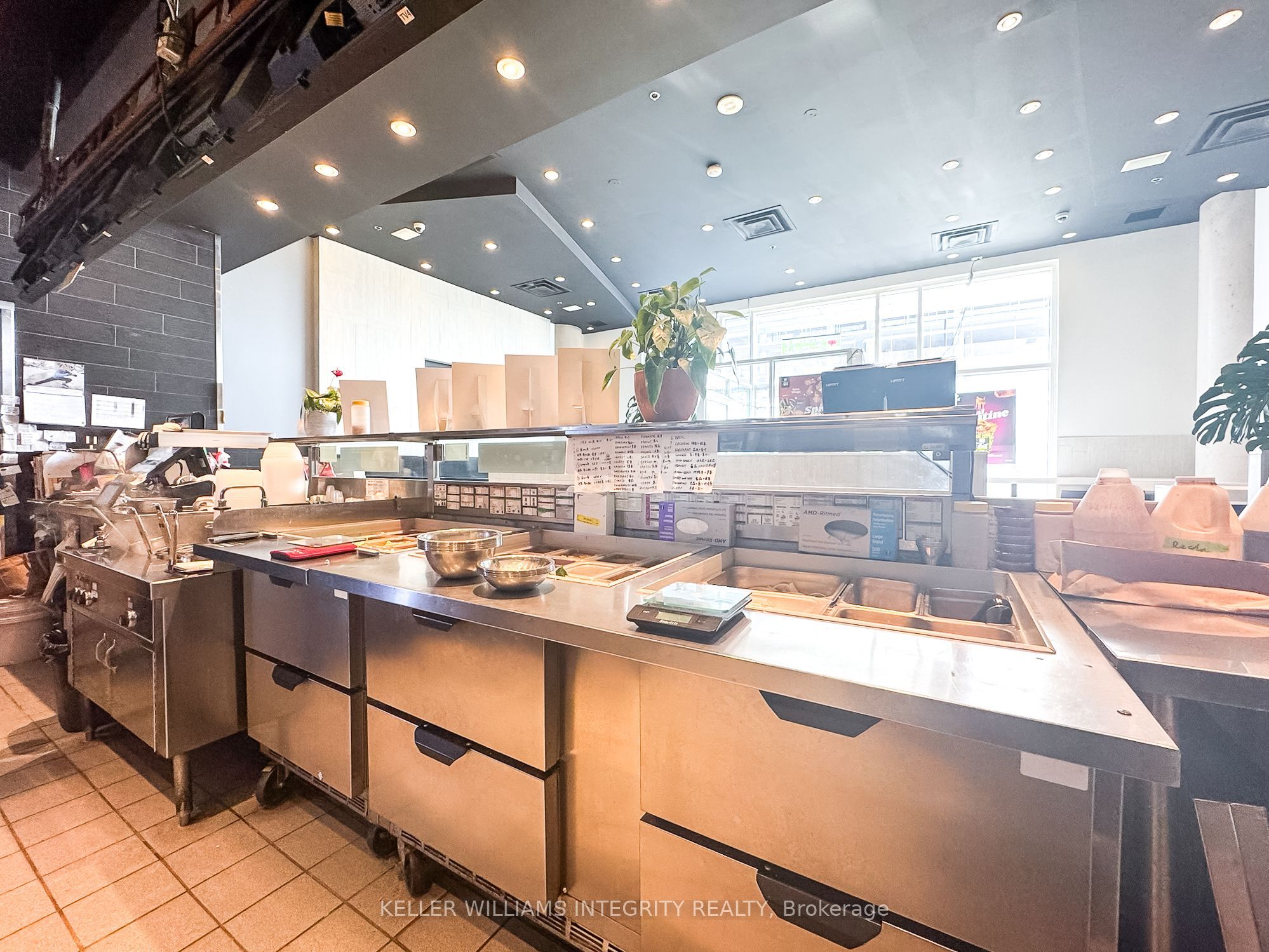 #102 - 1331 Clyde Avenue Property Photo 7