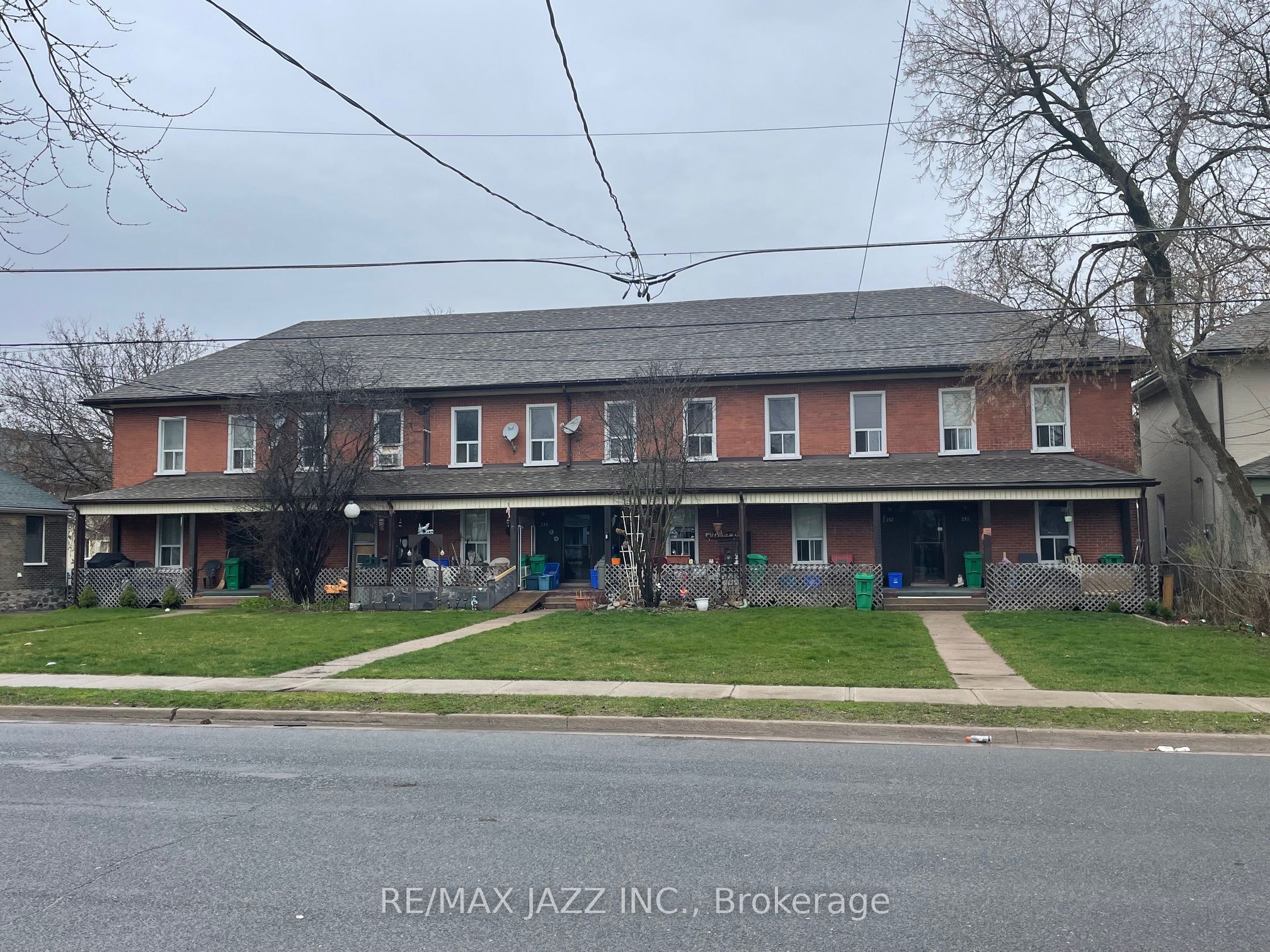 220 Perry St Property Photo 1
