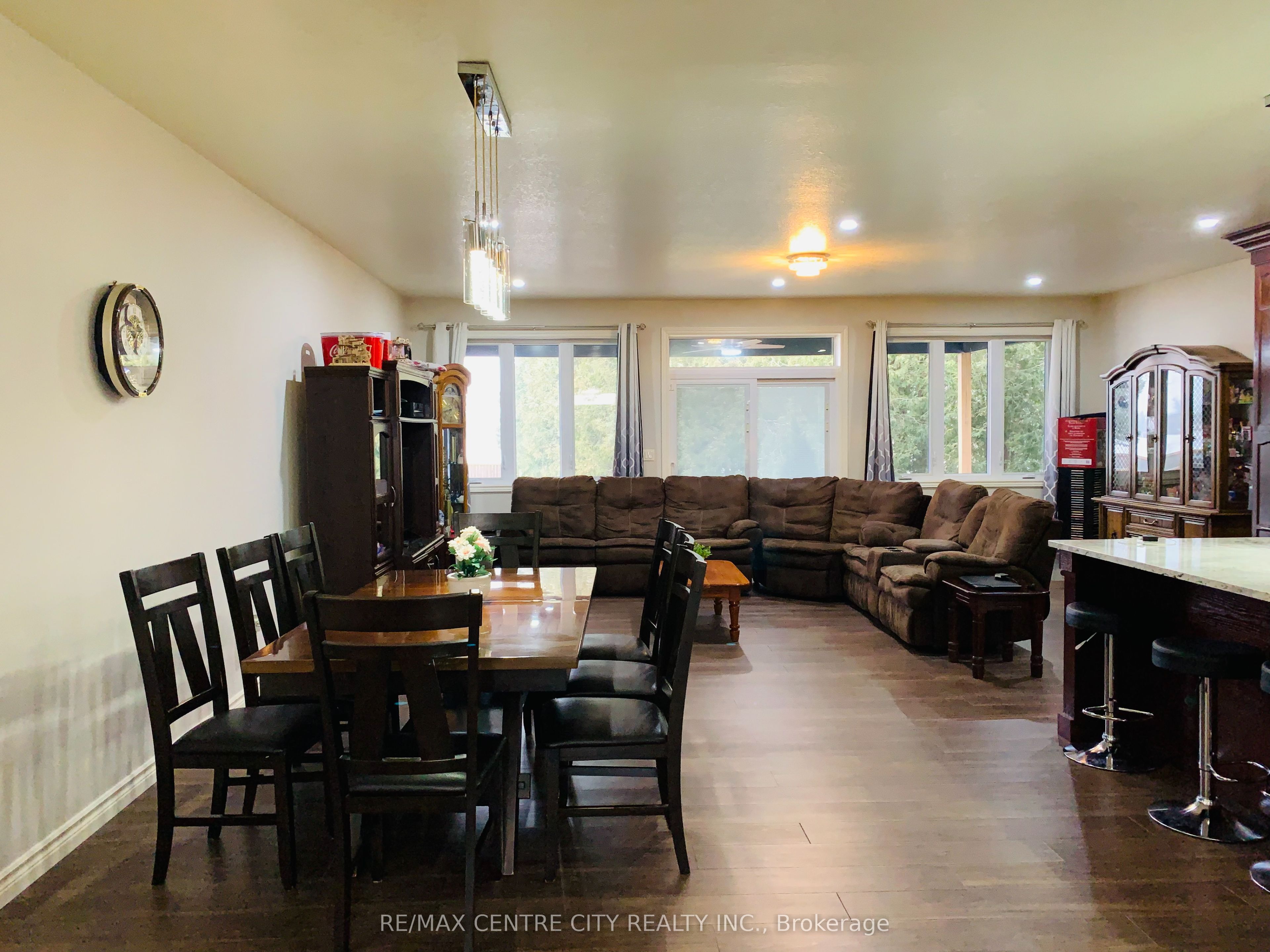 520 Fairground Road Property Photo 6