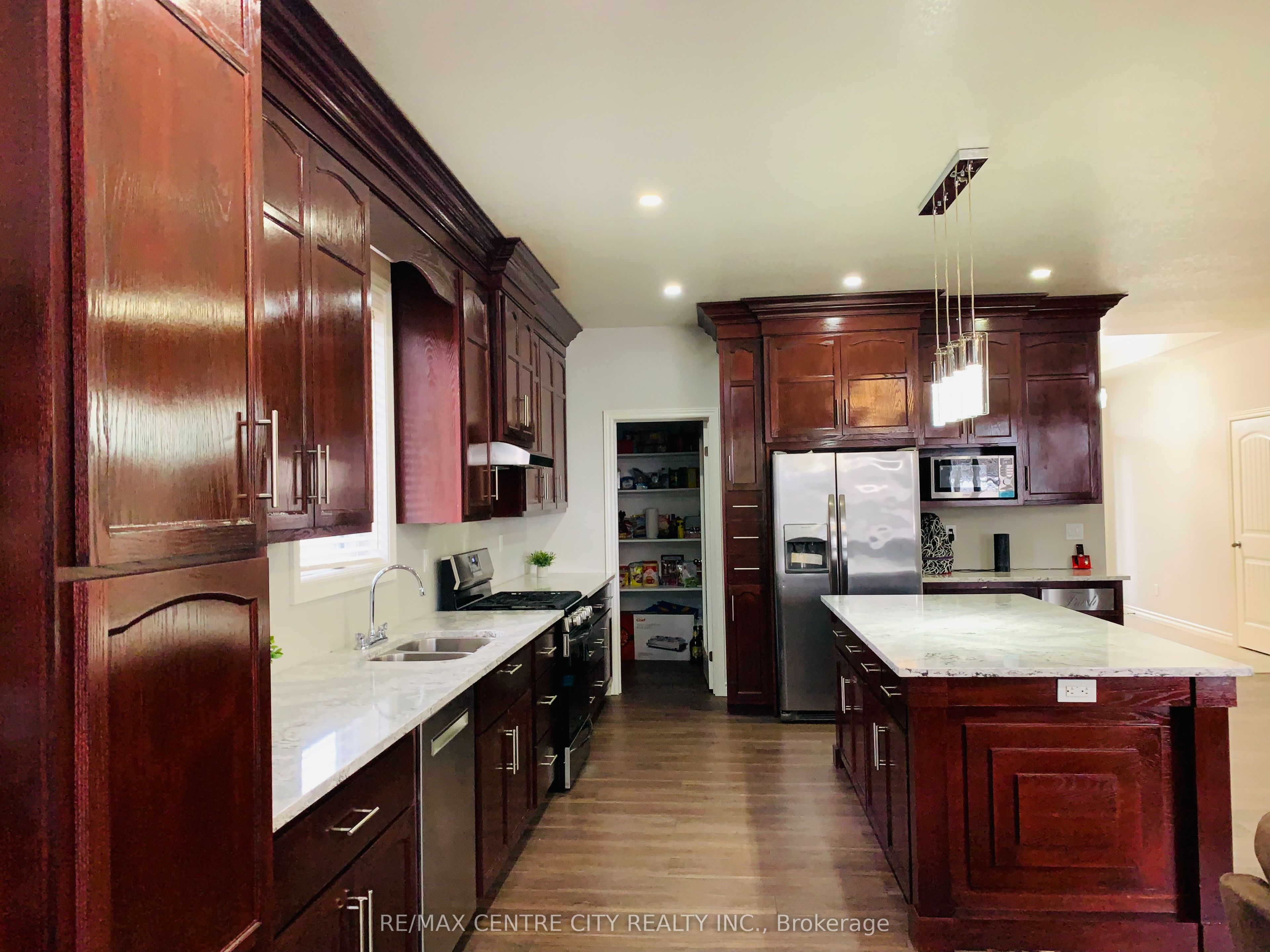 520 Fairground Road Property Photo 10