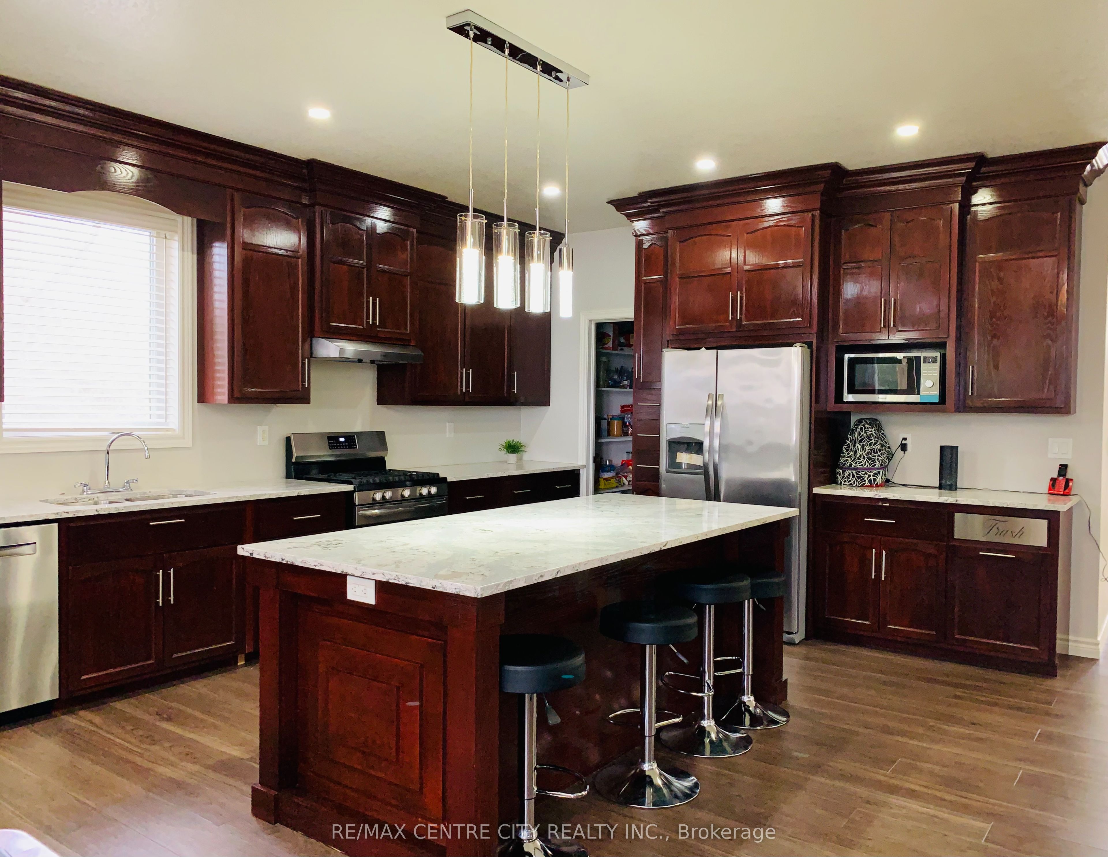 520 Fairground Road Property Photo 14