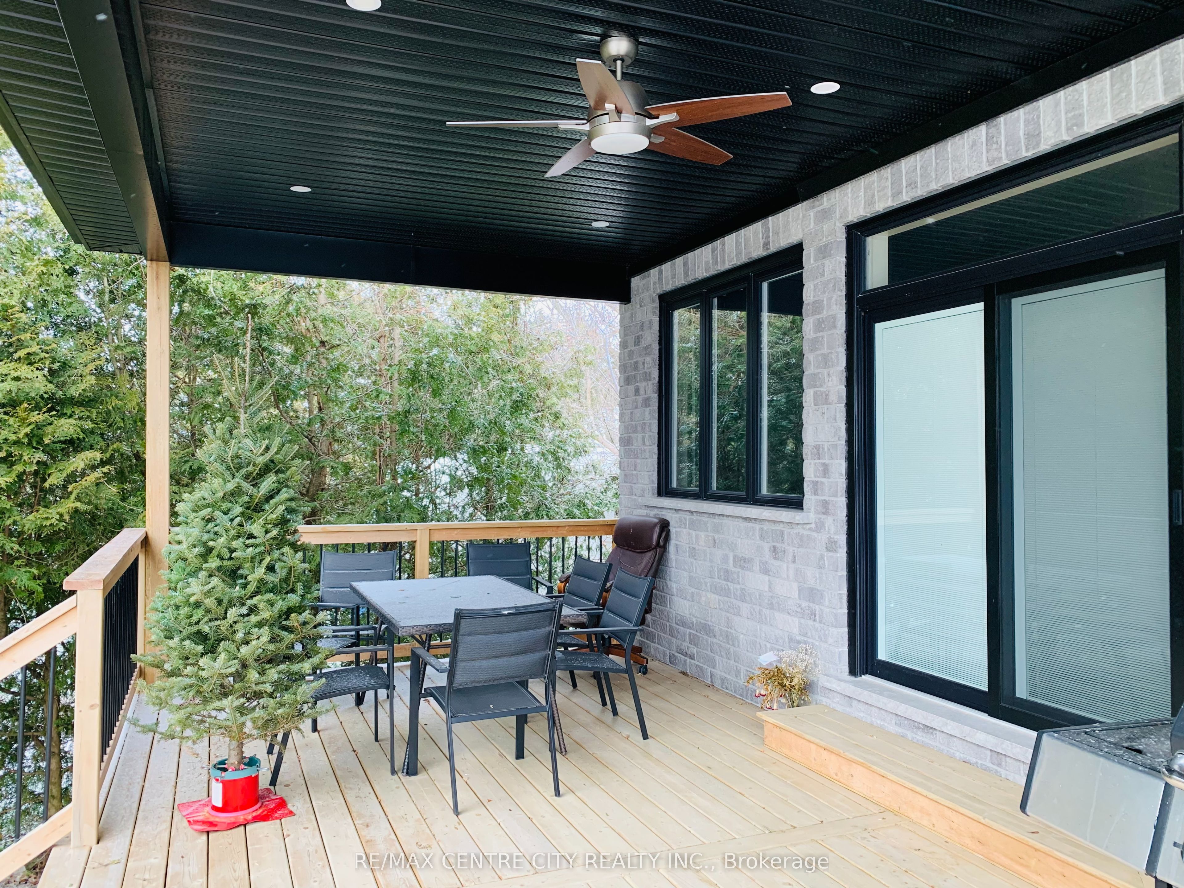 520 Fairground Road Property Photo 21