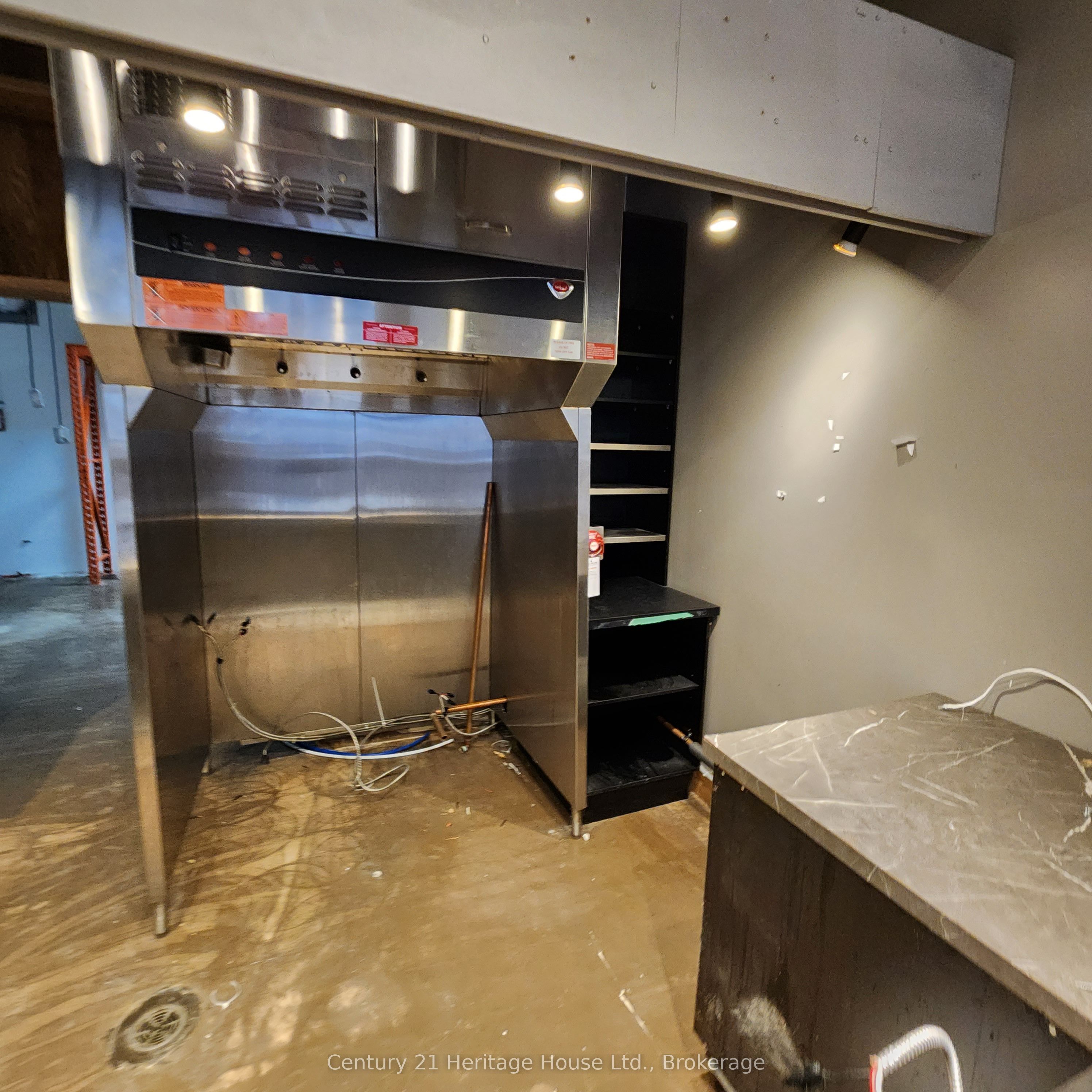 #913 - 130 Columbia Street Property Photo 11