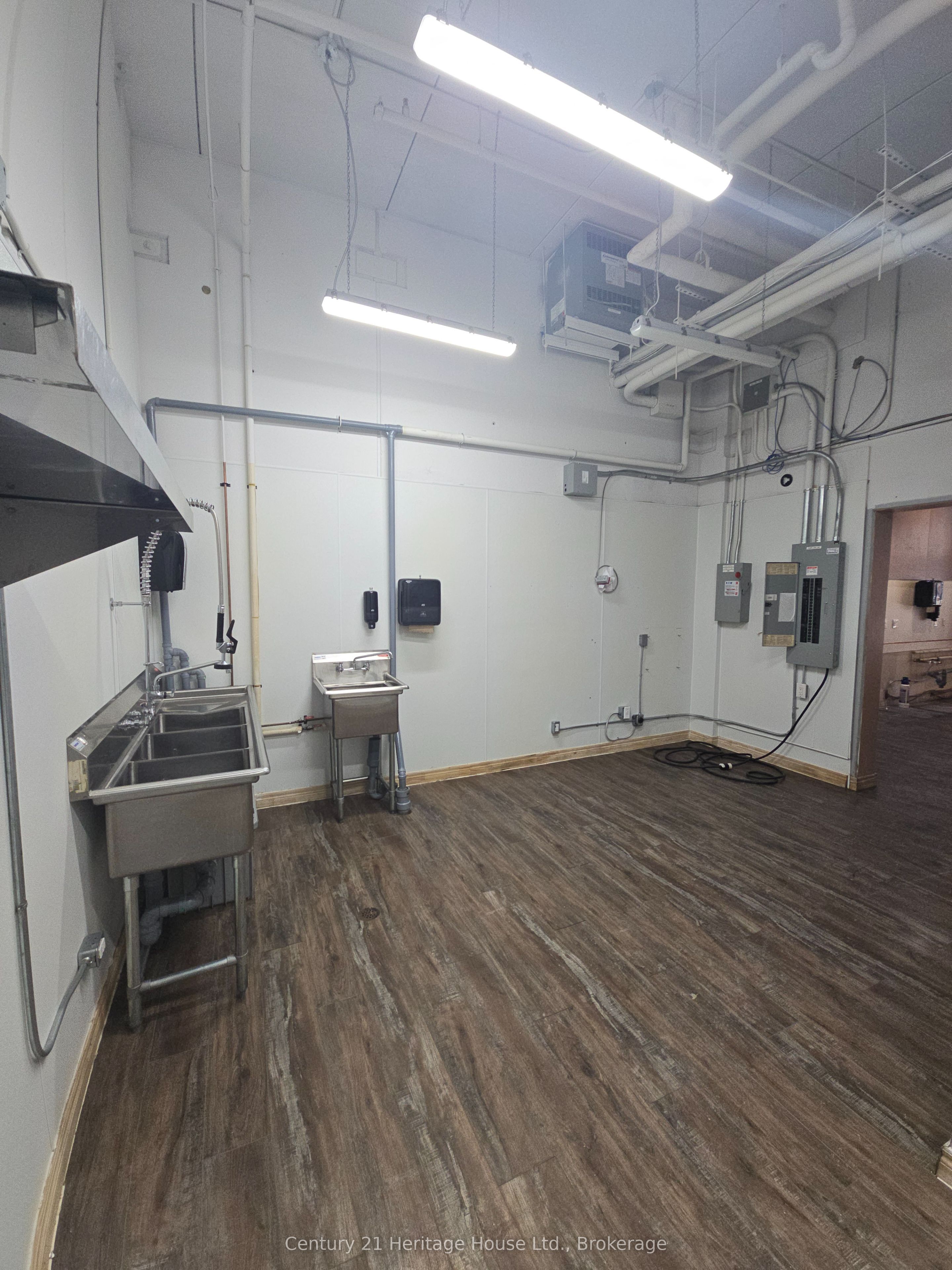 #813 - 130 Columbia Street Property Photo 8