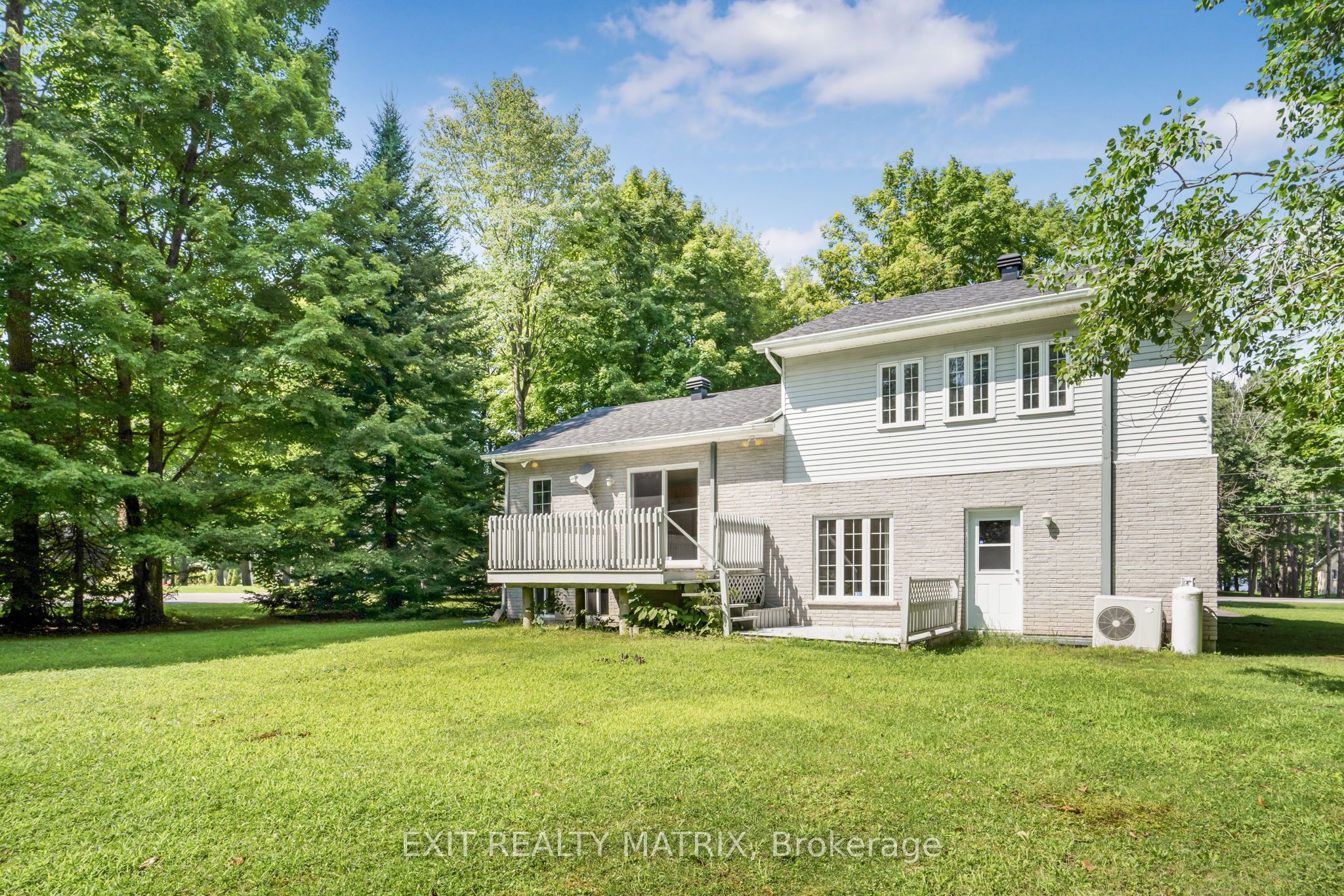2836 Front Road Property Photo 4