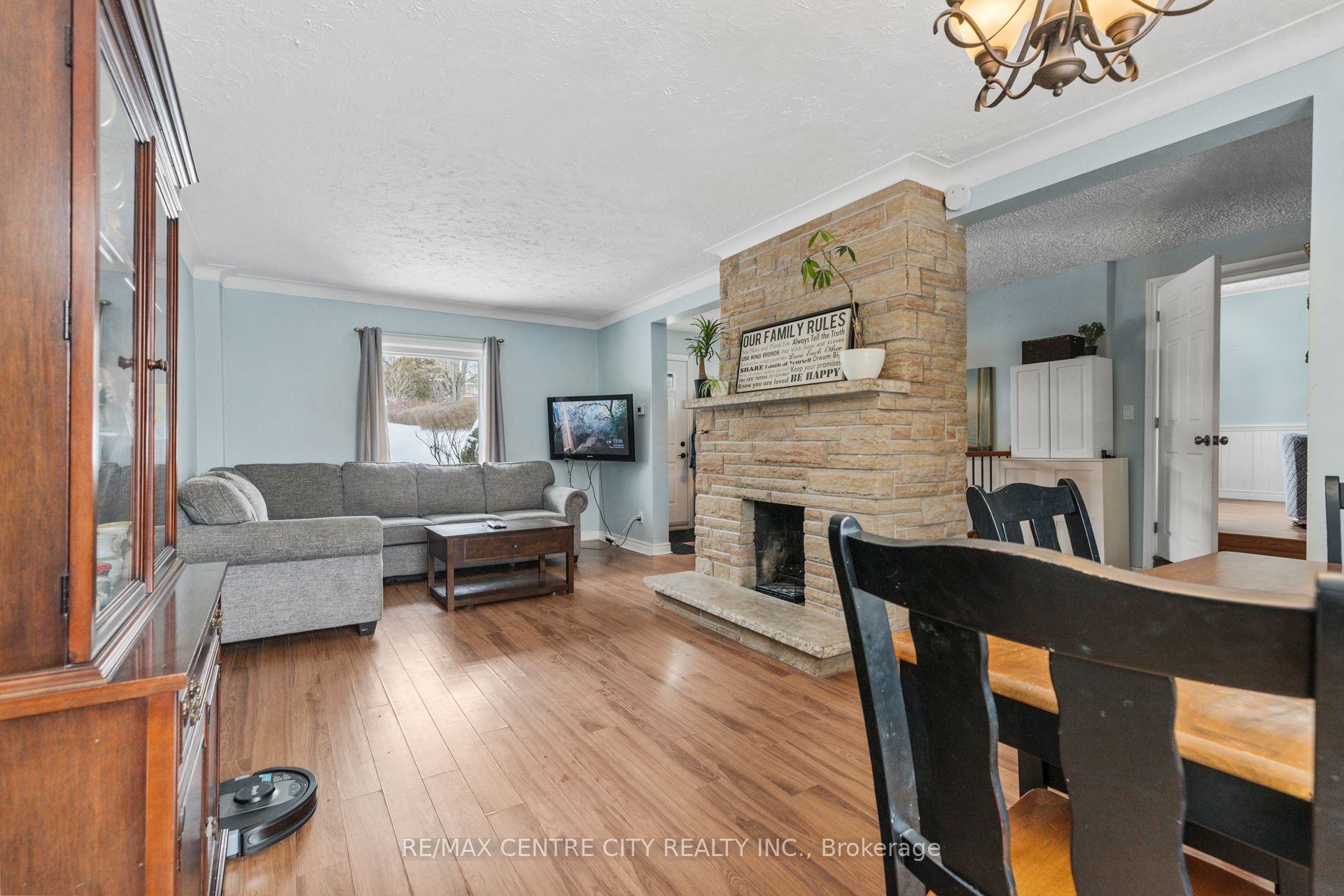 8 Woodland Road Property Photo 3