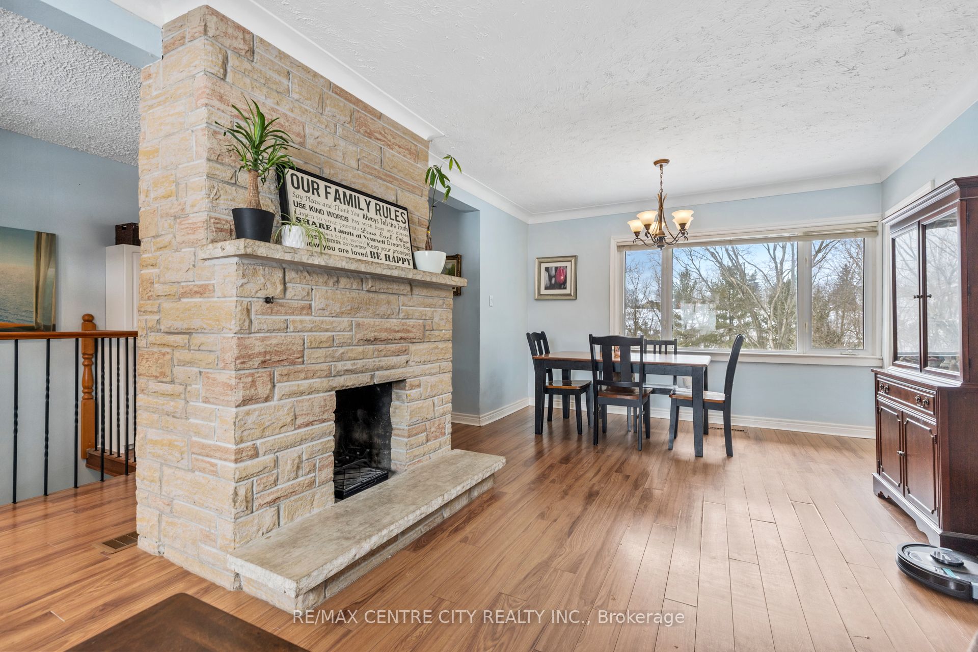 8 Woodland Road Property Photo 4