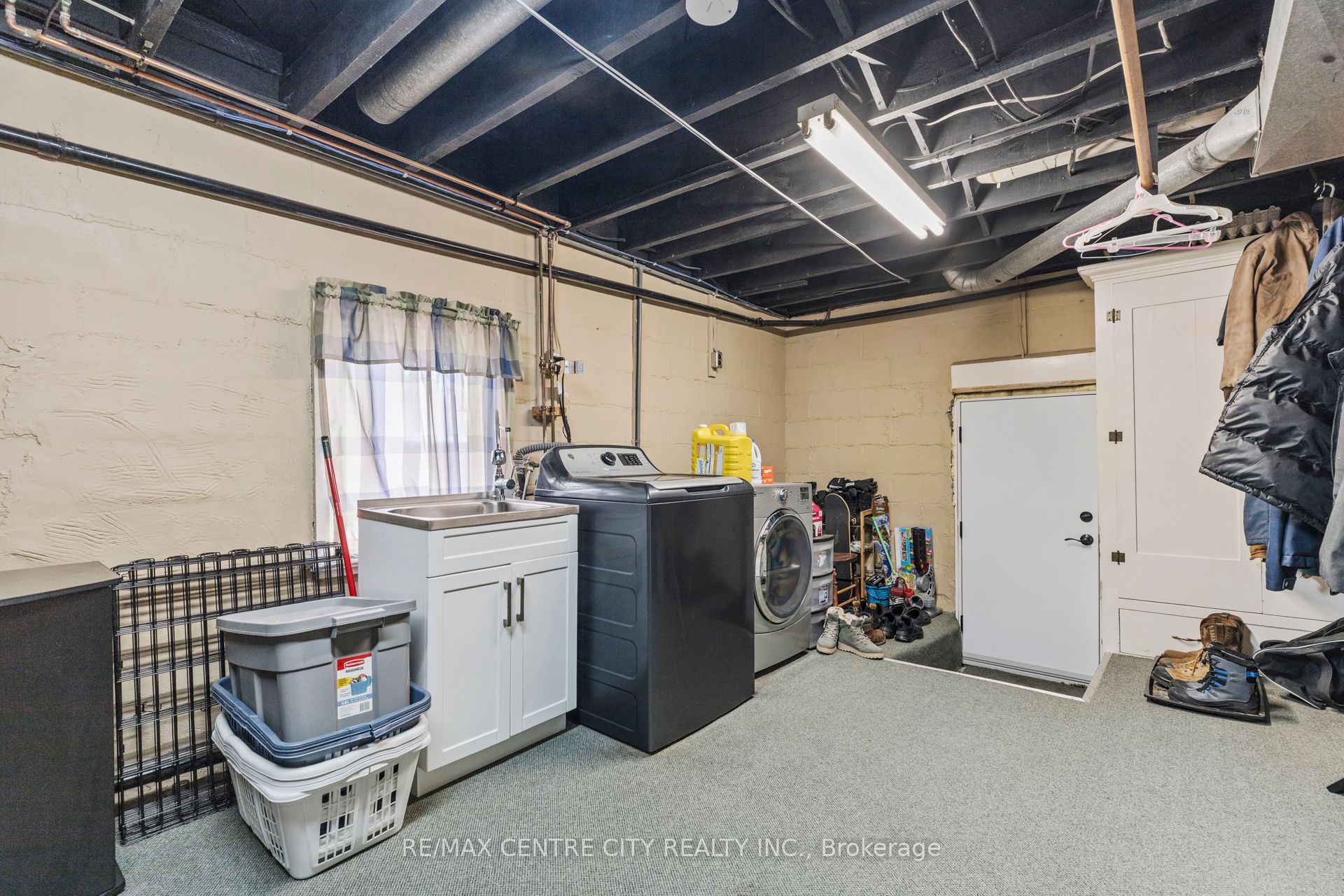 8 Woodland Road Property Photo 14