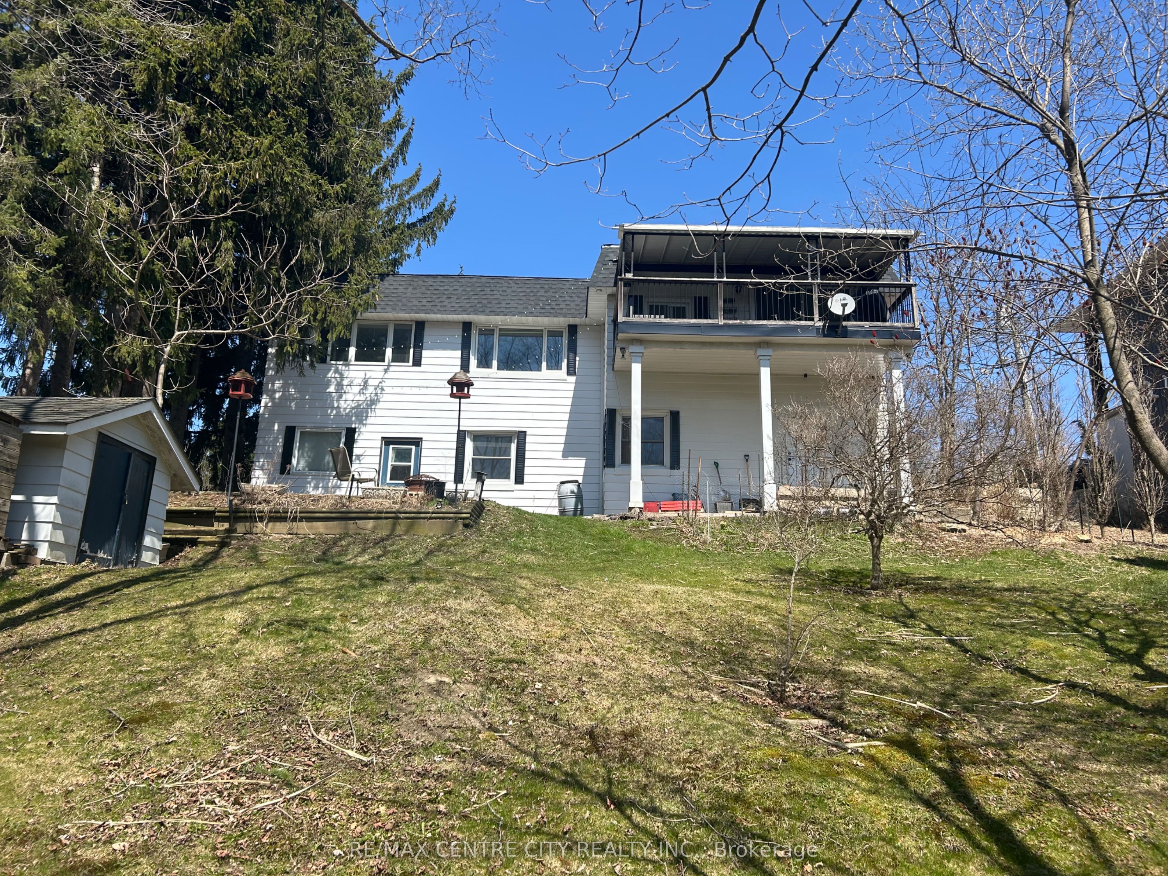 8 Woodland Road Property Photo 20