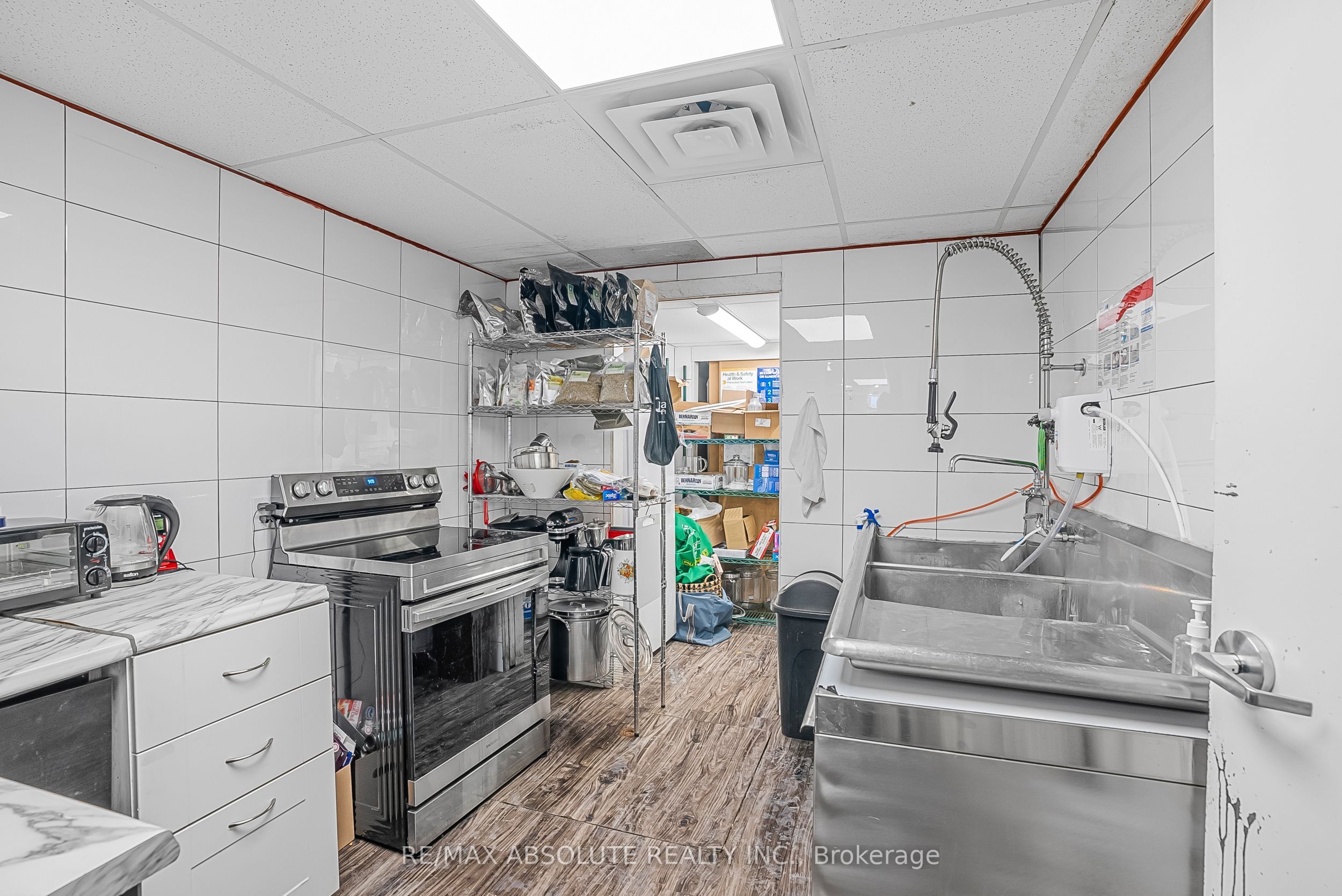 14 Spencer Street Property Photo 15